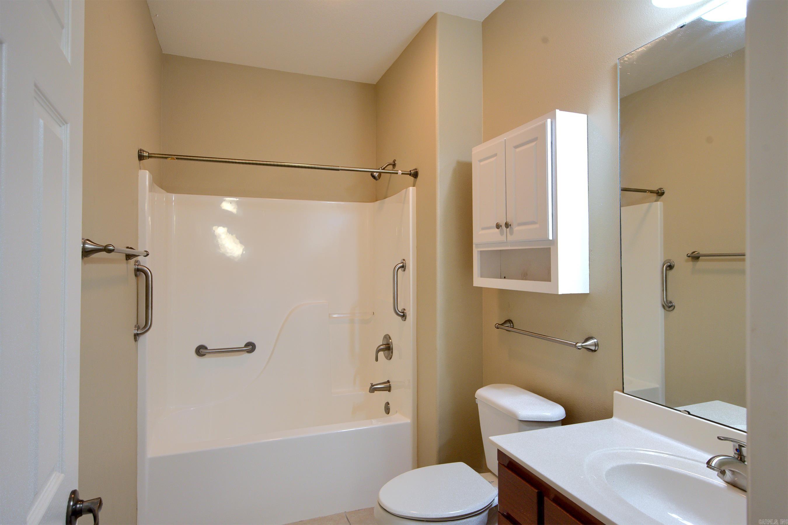 ISABELLA COURTS - Residential