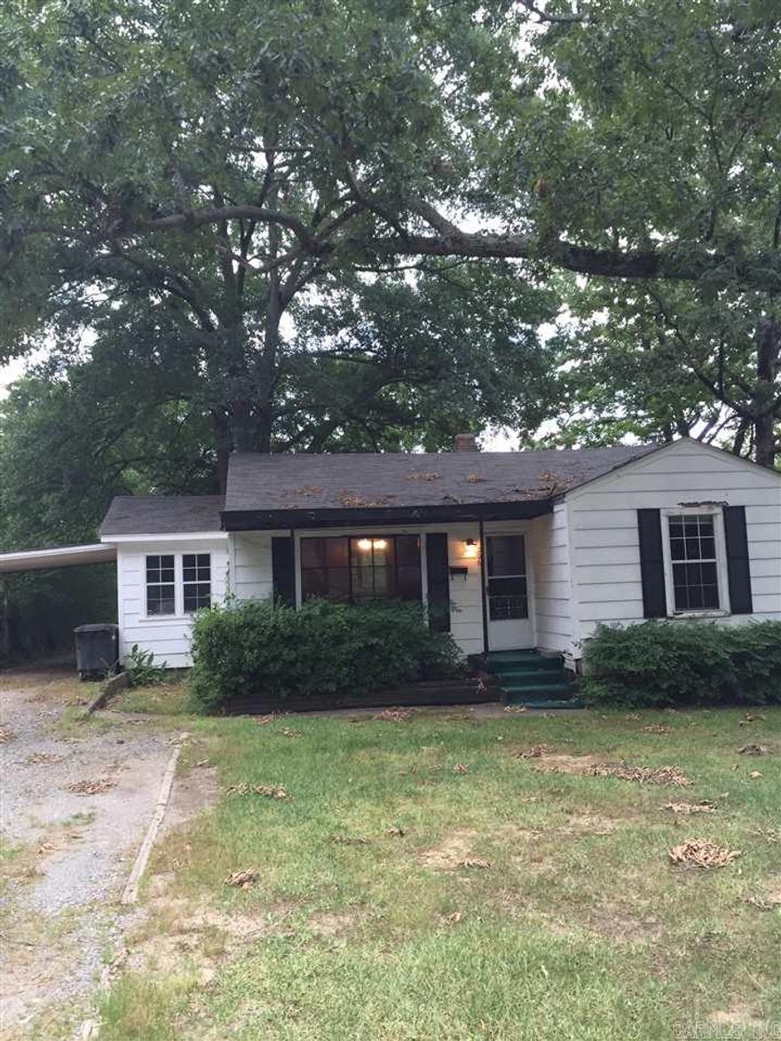 Fixer Upper in the heart of Sherwood! Needs lots of work but the location & price are right. Sq. Ft. approx. measuring encouraged.