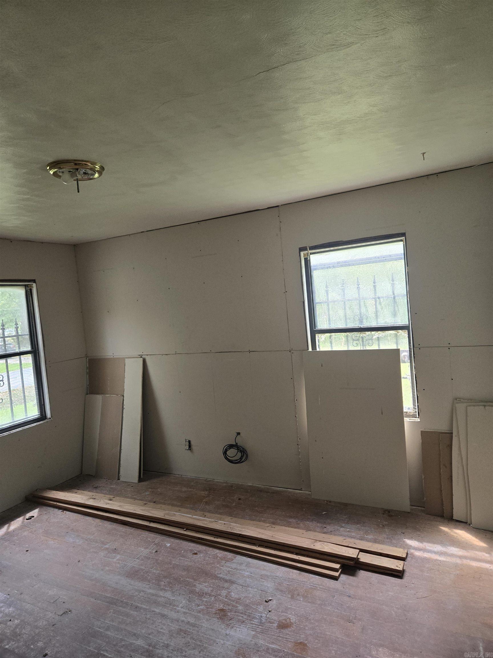 LYNCH ADD - Residential