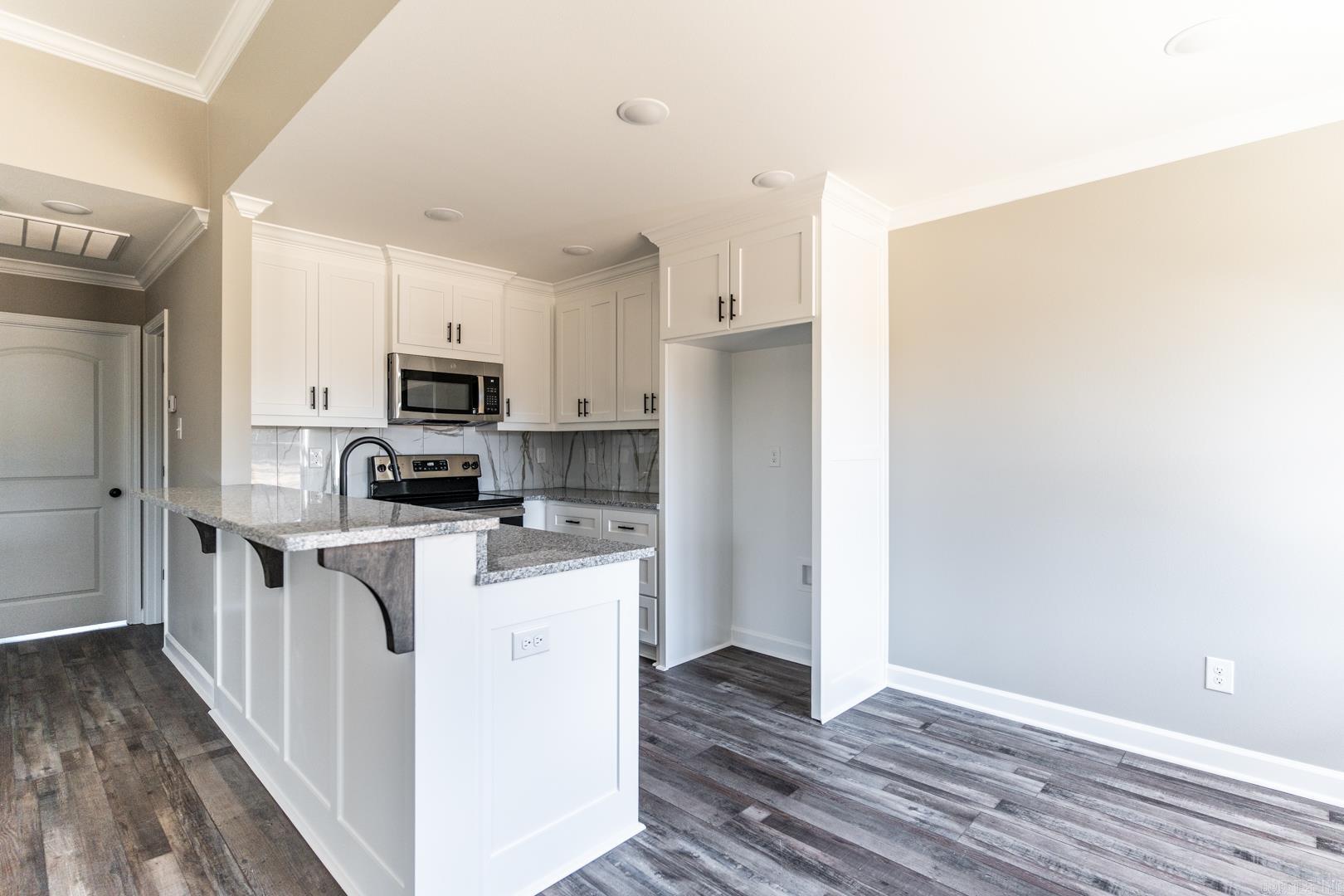 MAGNOLIA ESTATES - Residential