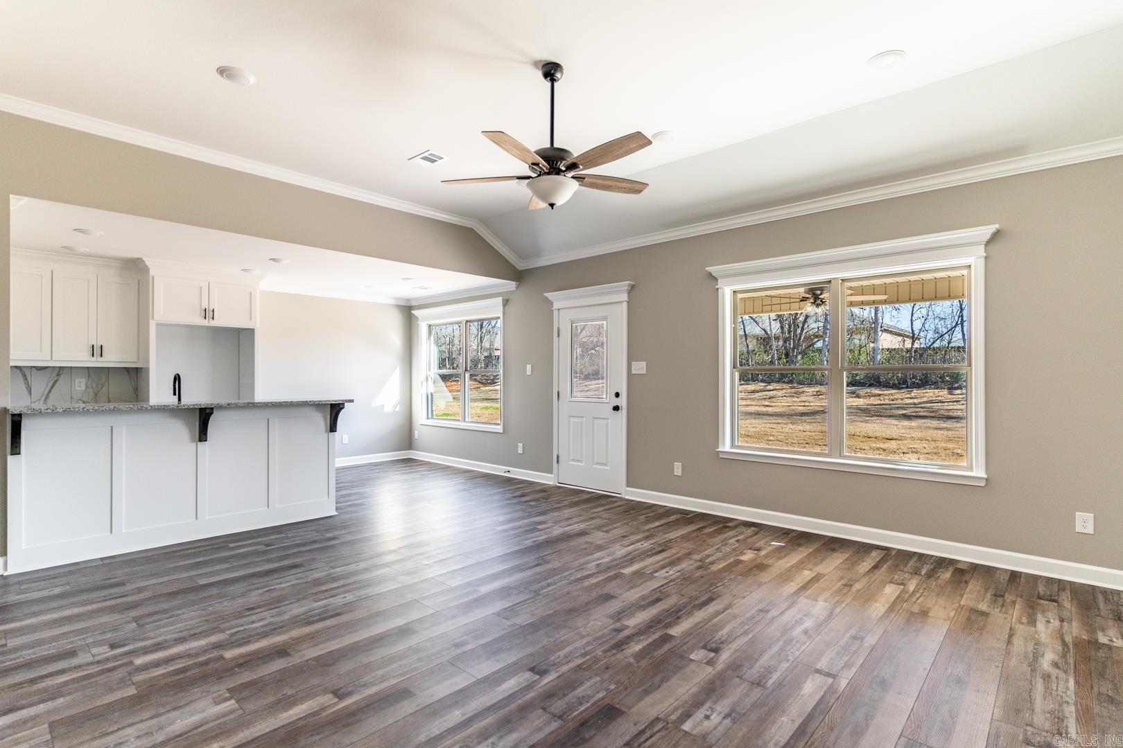 MAGNOLIA ESTATES - Residential