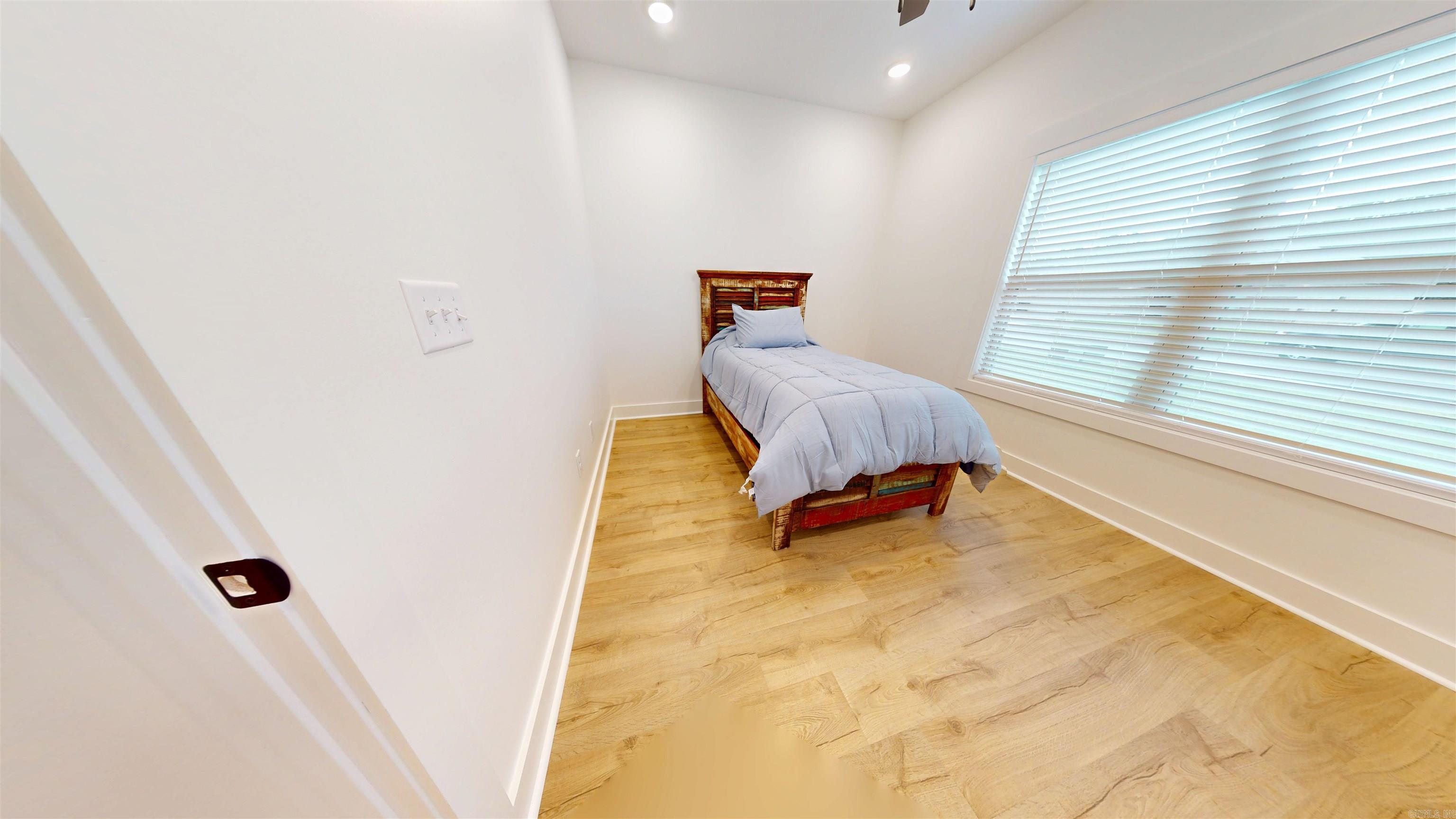 WINDSOR LANDING - Residential