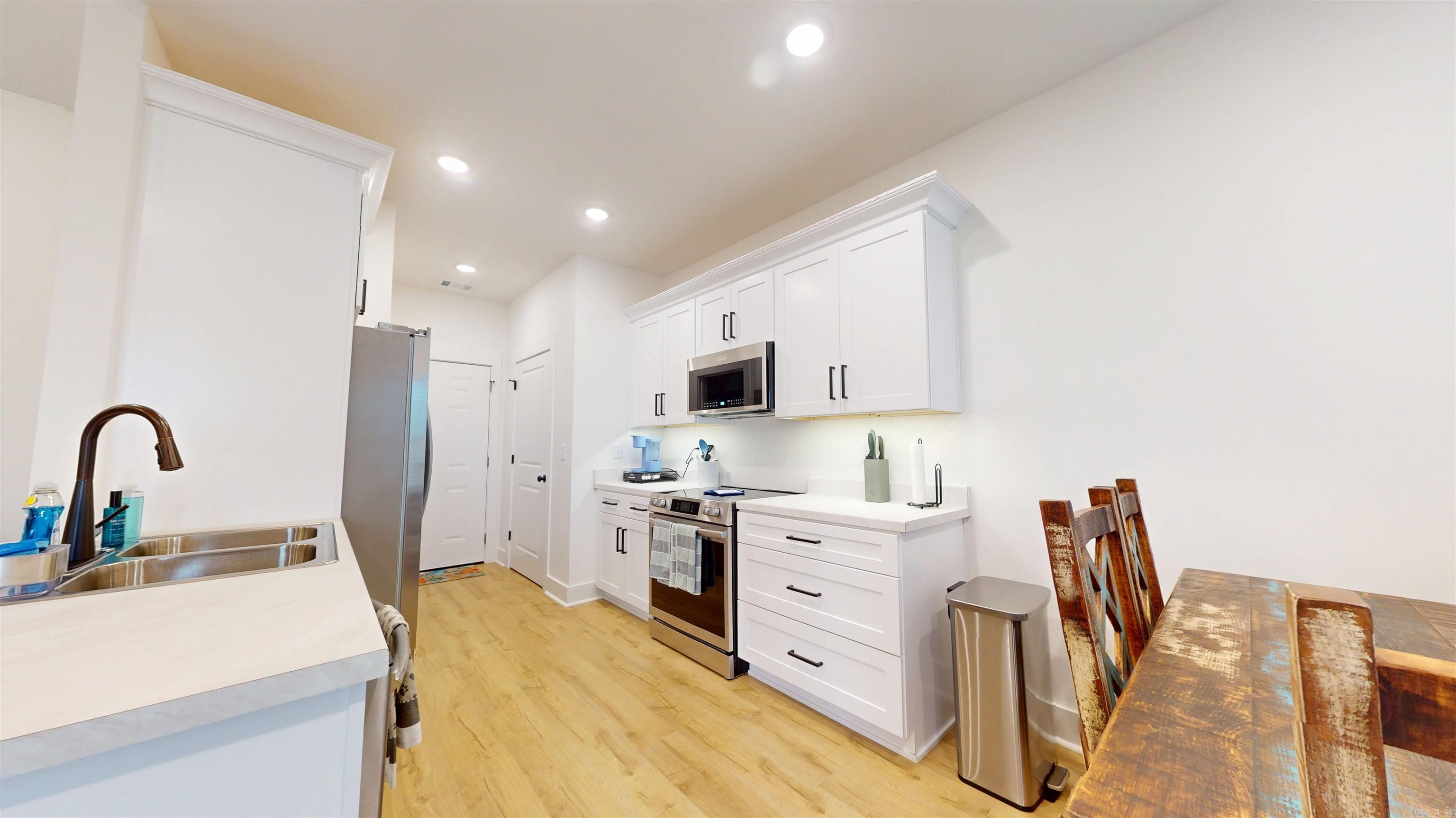 WINDSOR LANDING - Residential