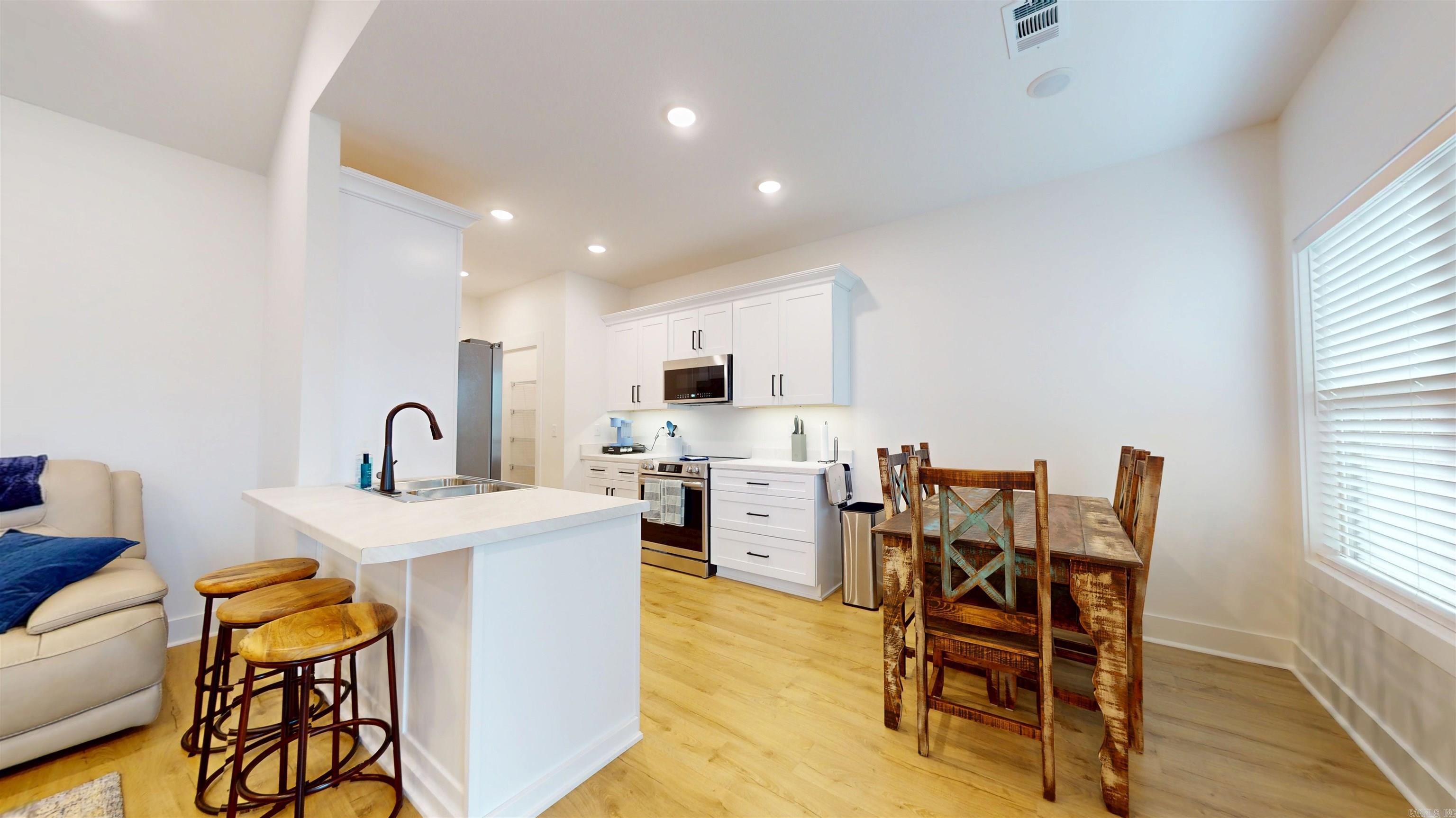WINDSOR LANDING - Residential
