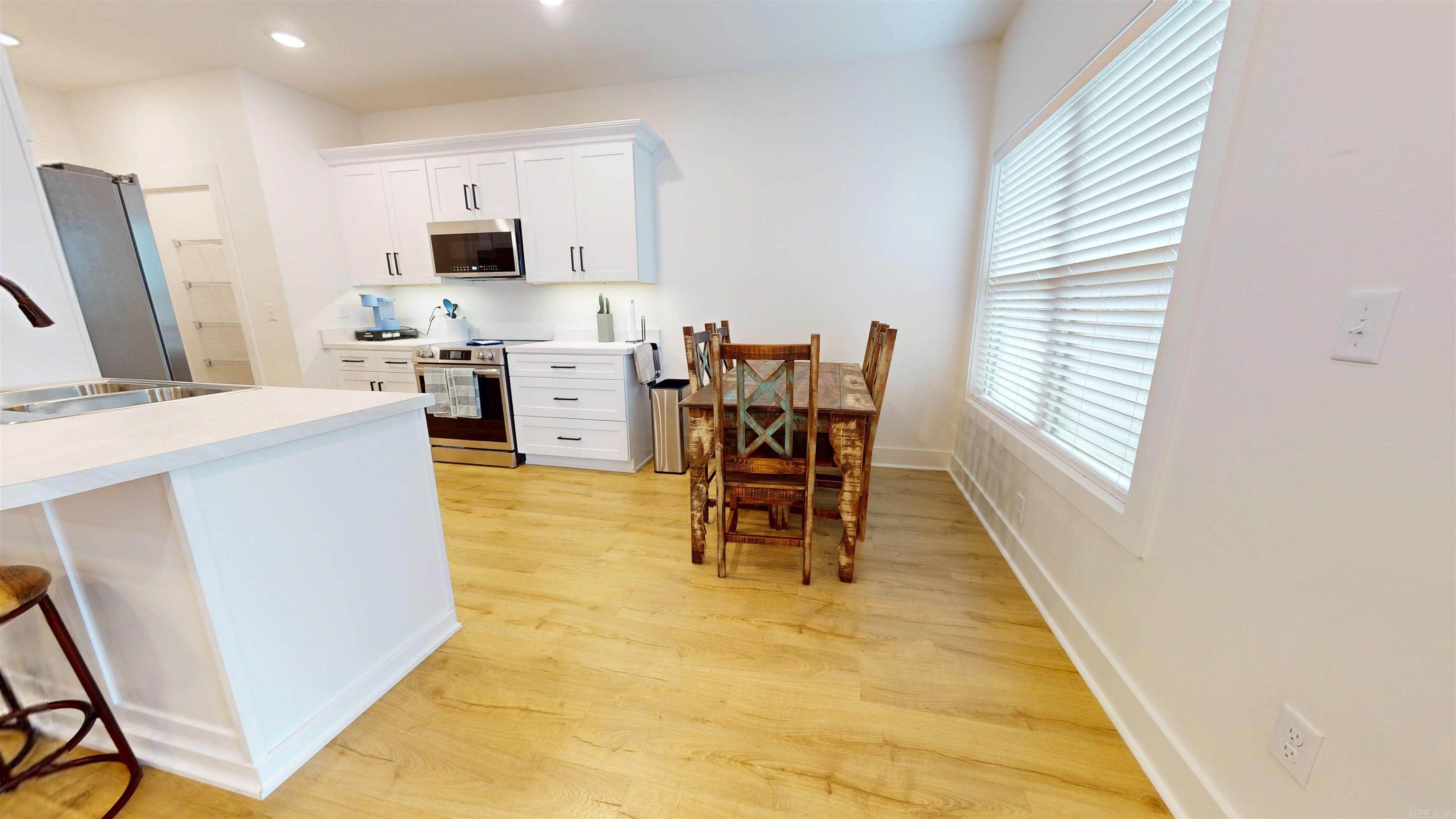WINDSOR LANDING - Residential