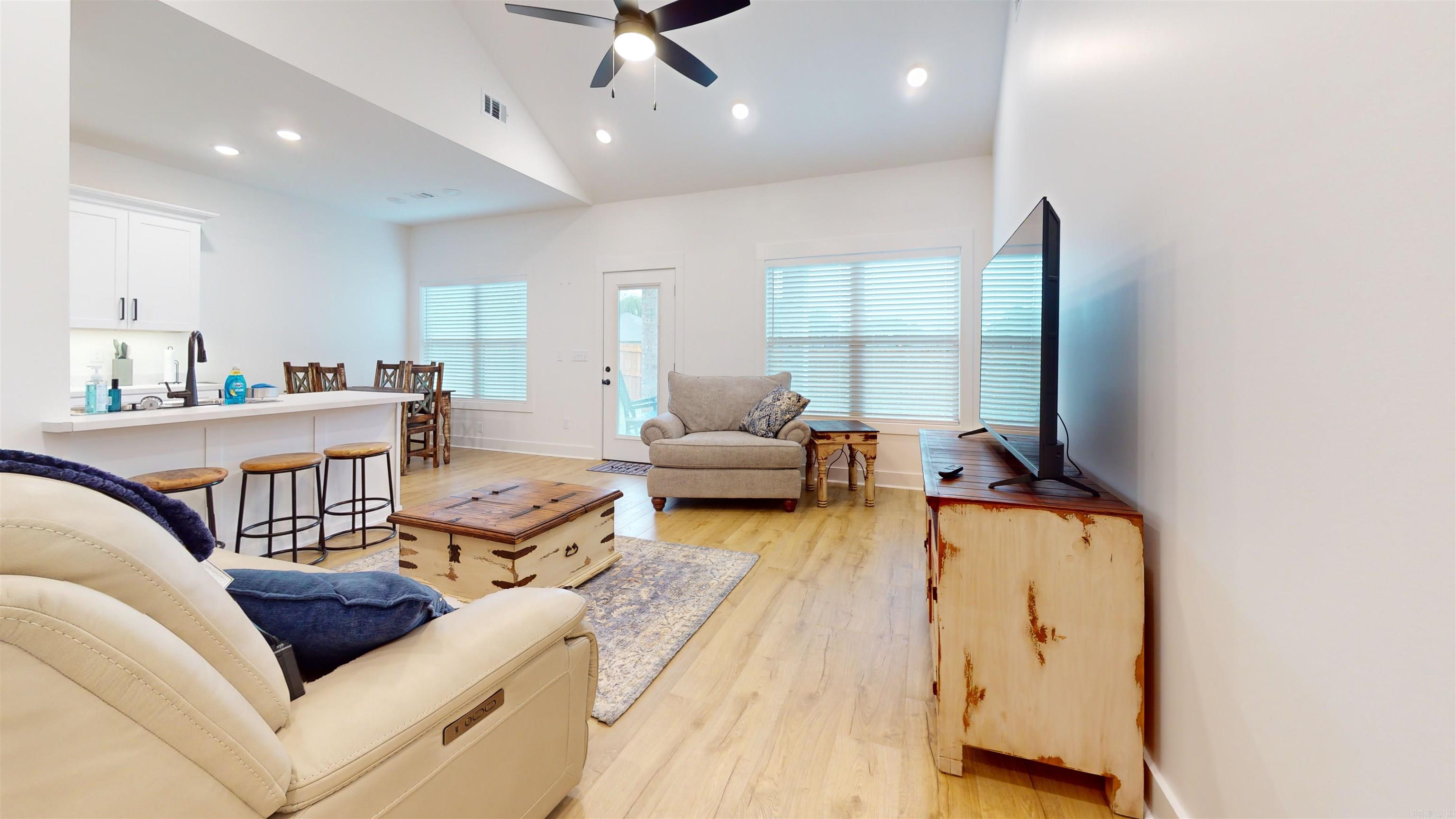 WINDSOR LANDING - Residential