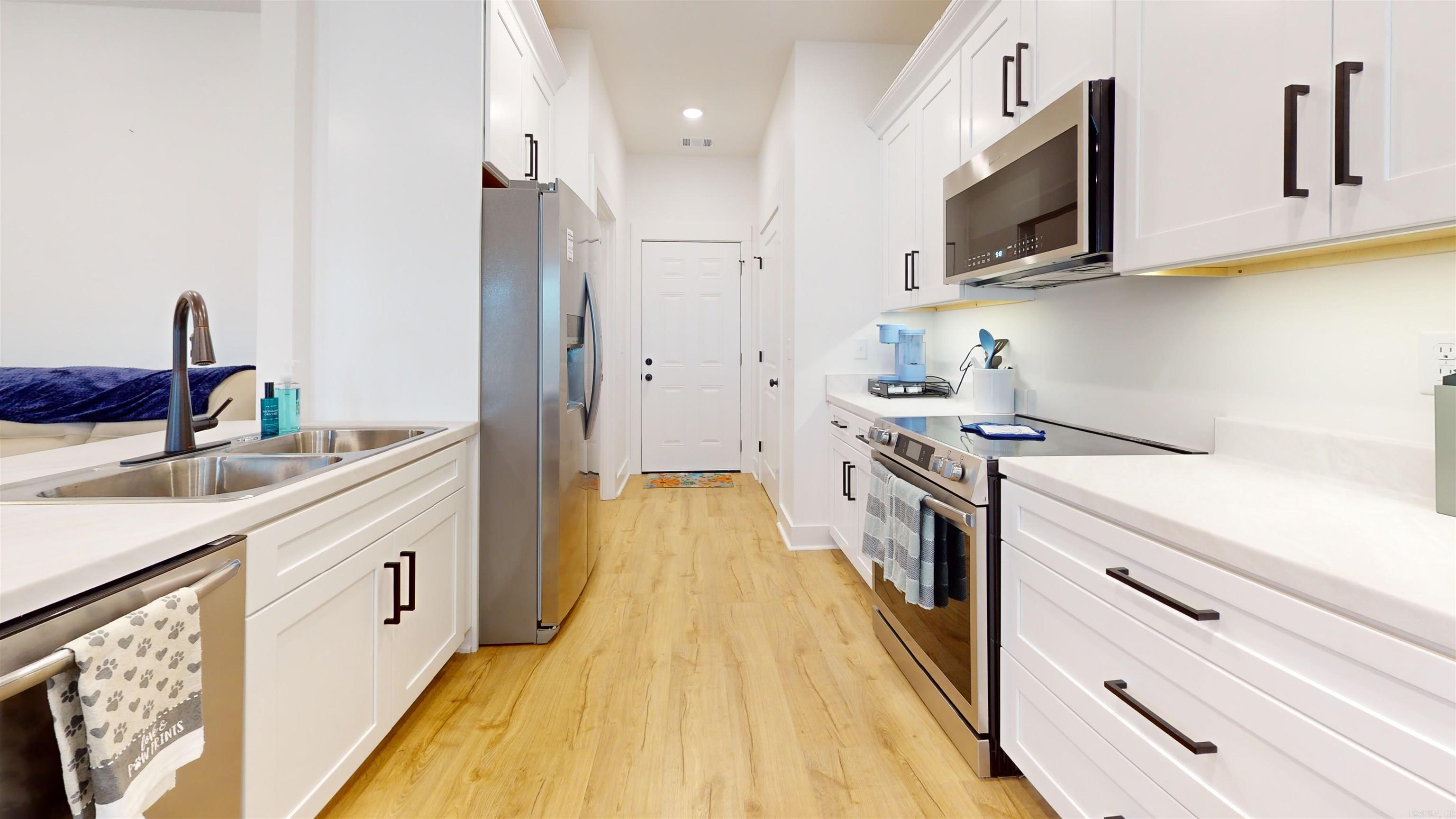 WINDSOR LANDING - Residential