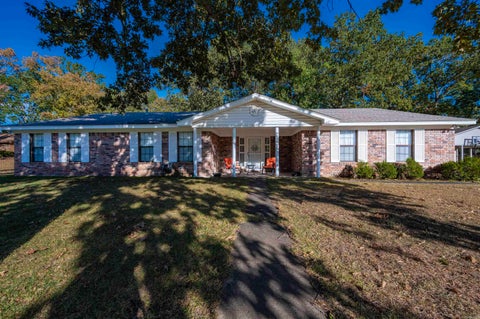 Photo of 1001 Cara Jane Dr DR, Redfield, AR 72132 (MLS # 26042193)