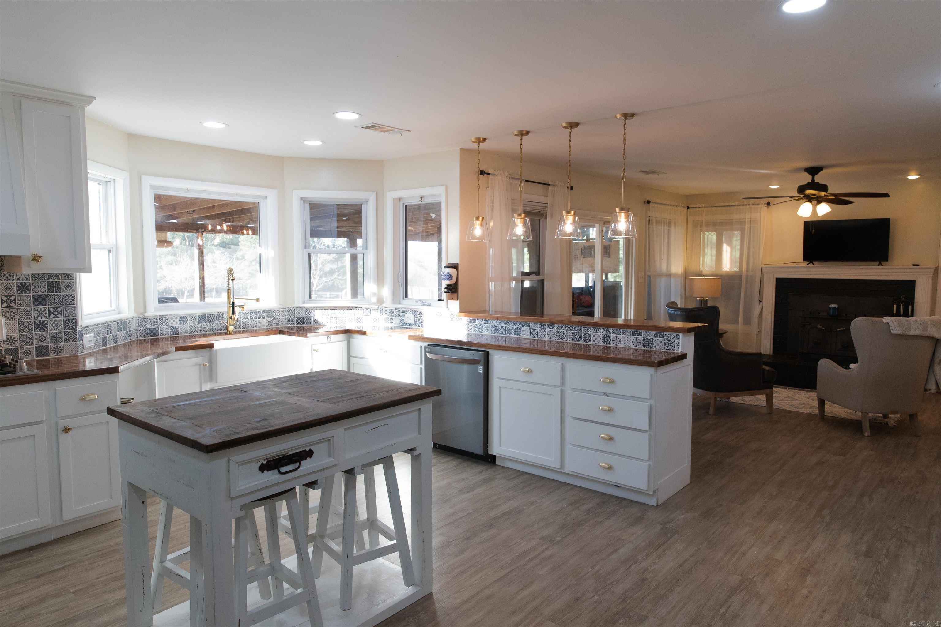 COUNTRY WOODS ESTATES - Residential