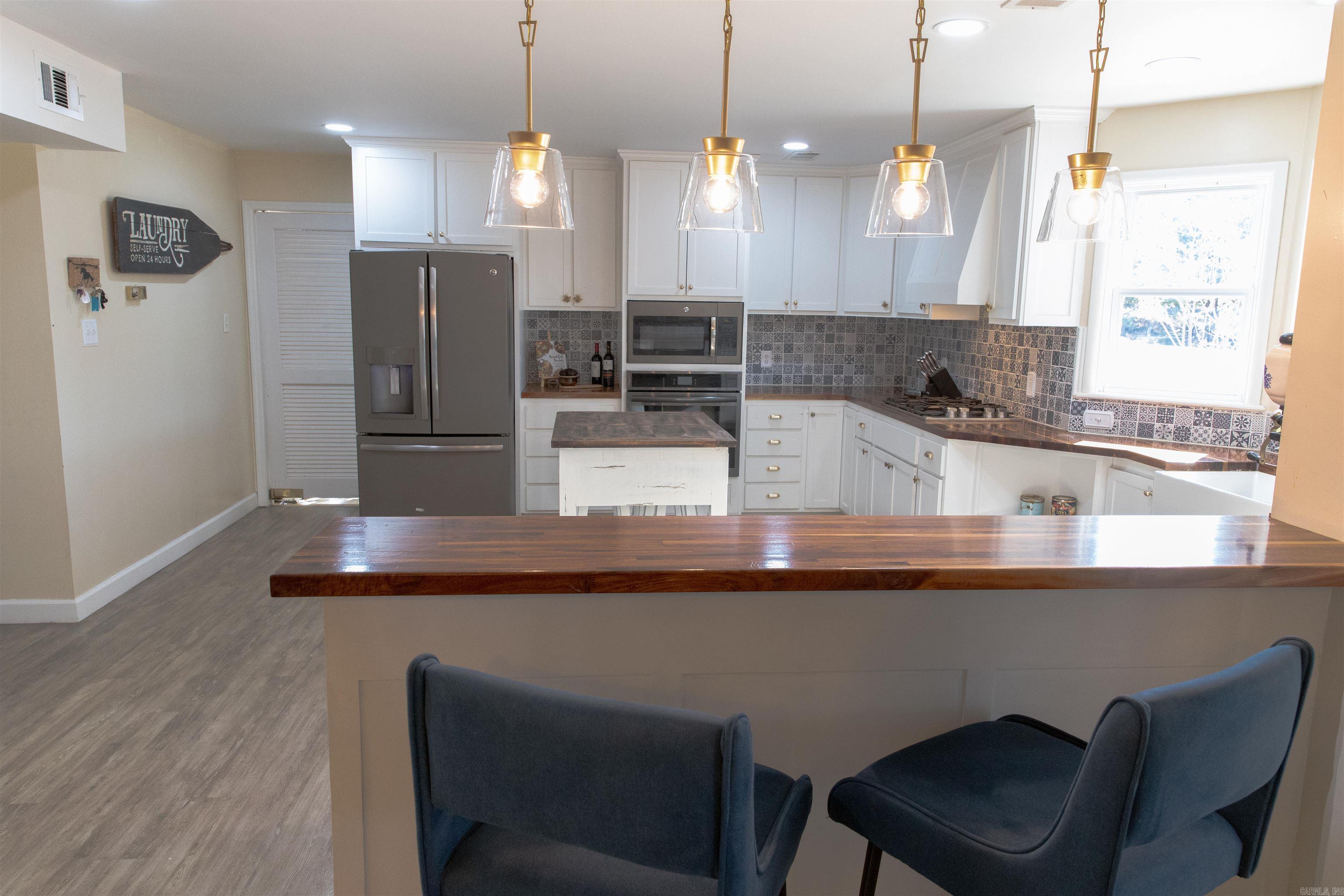 COUNTRY WOODS ESTATES - Residential