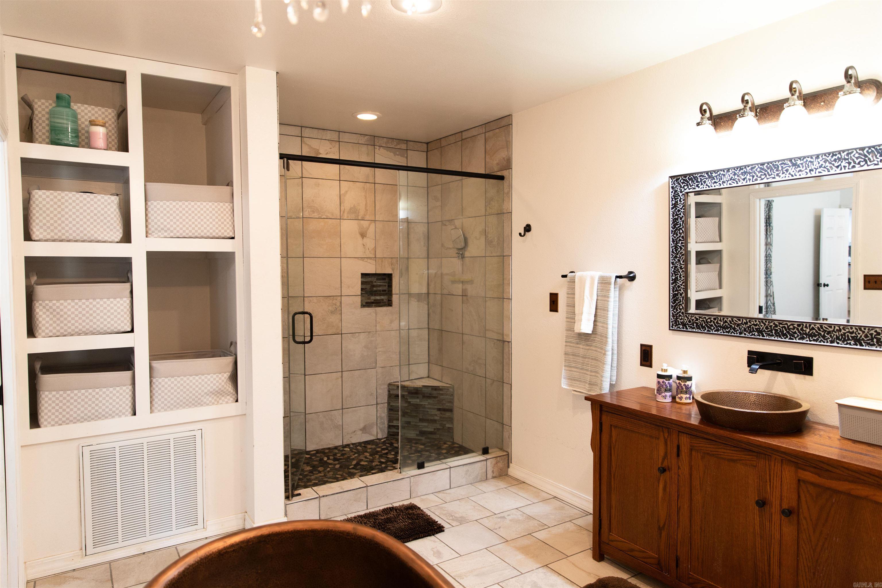 COUNTRY WOODS ESTATES - Residential