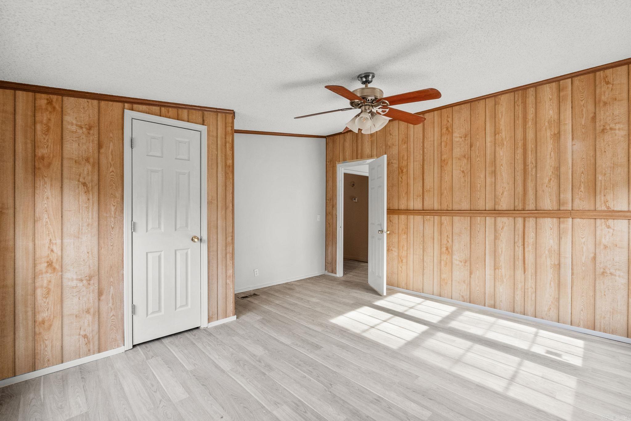 HOLLAND HILLS - Residential