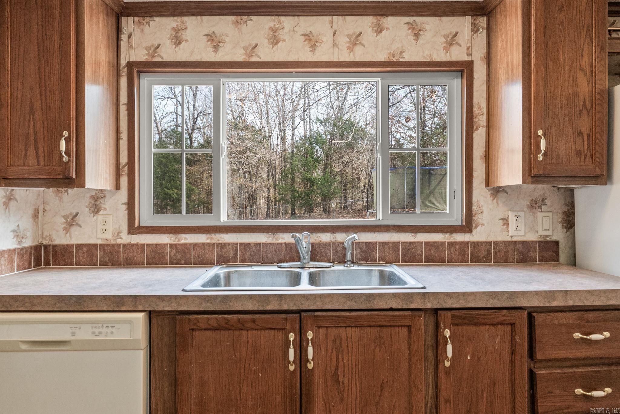 HOLLAND HILLS - Residential