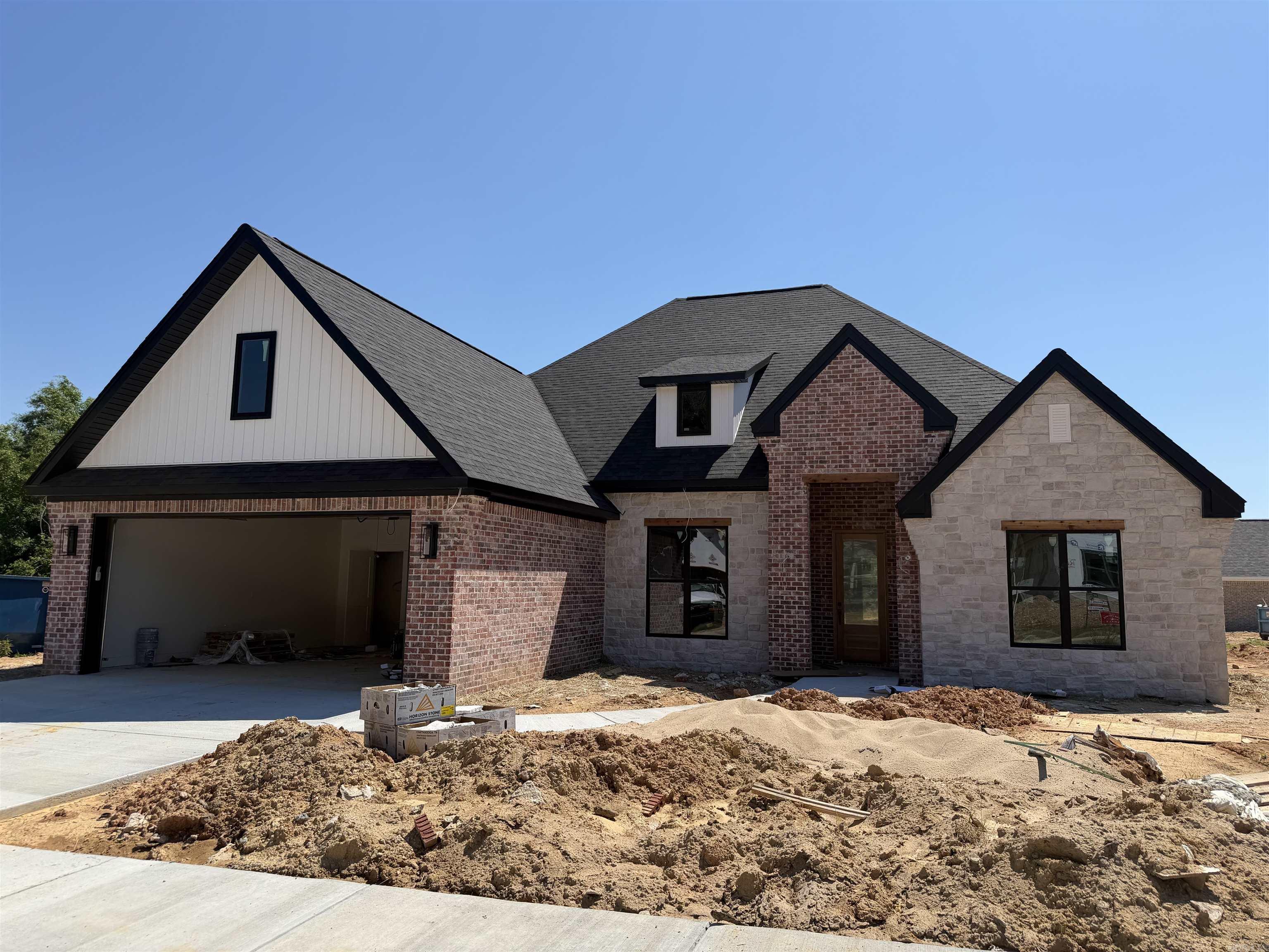CREEKSIDE - Residential