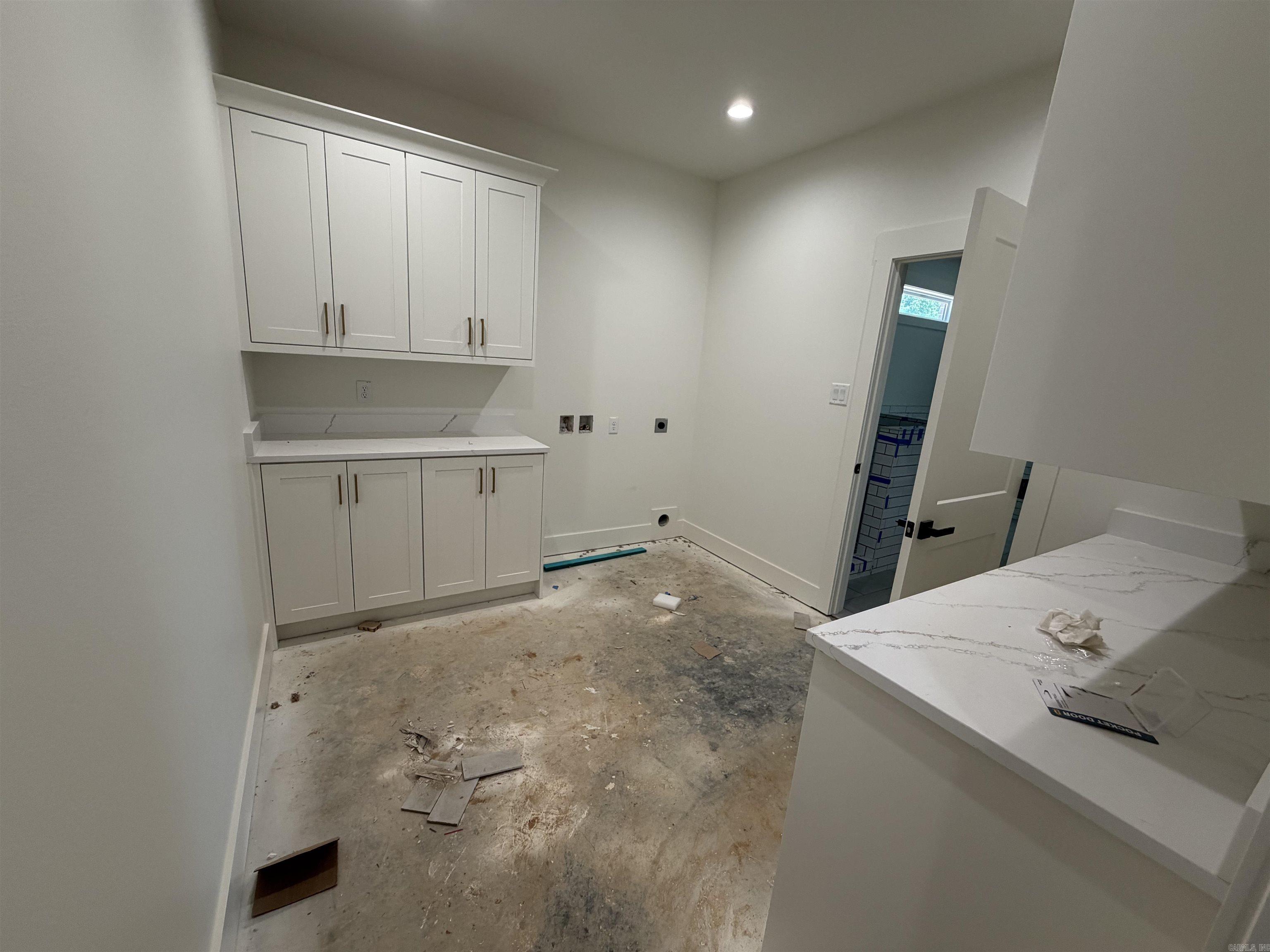 CREEKSIDE - Residential