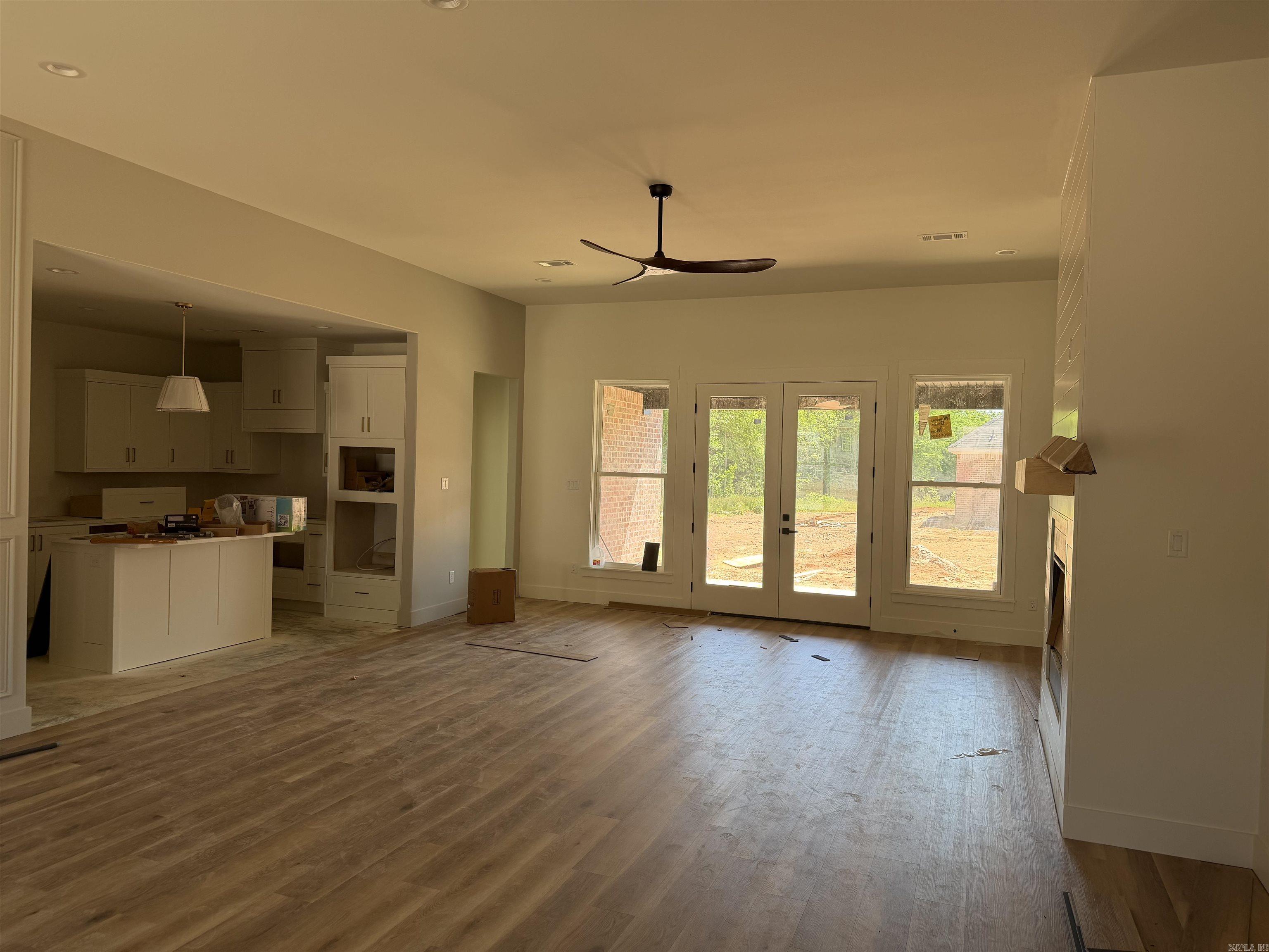 CREEKSIDE - Residential