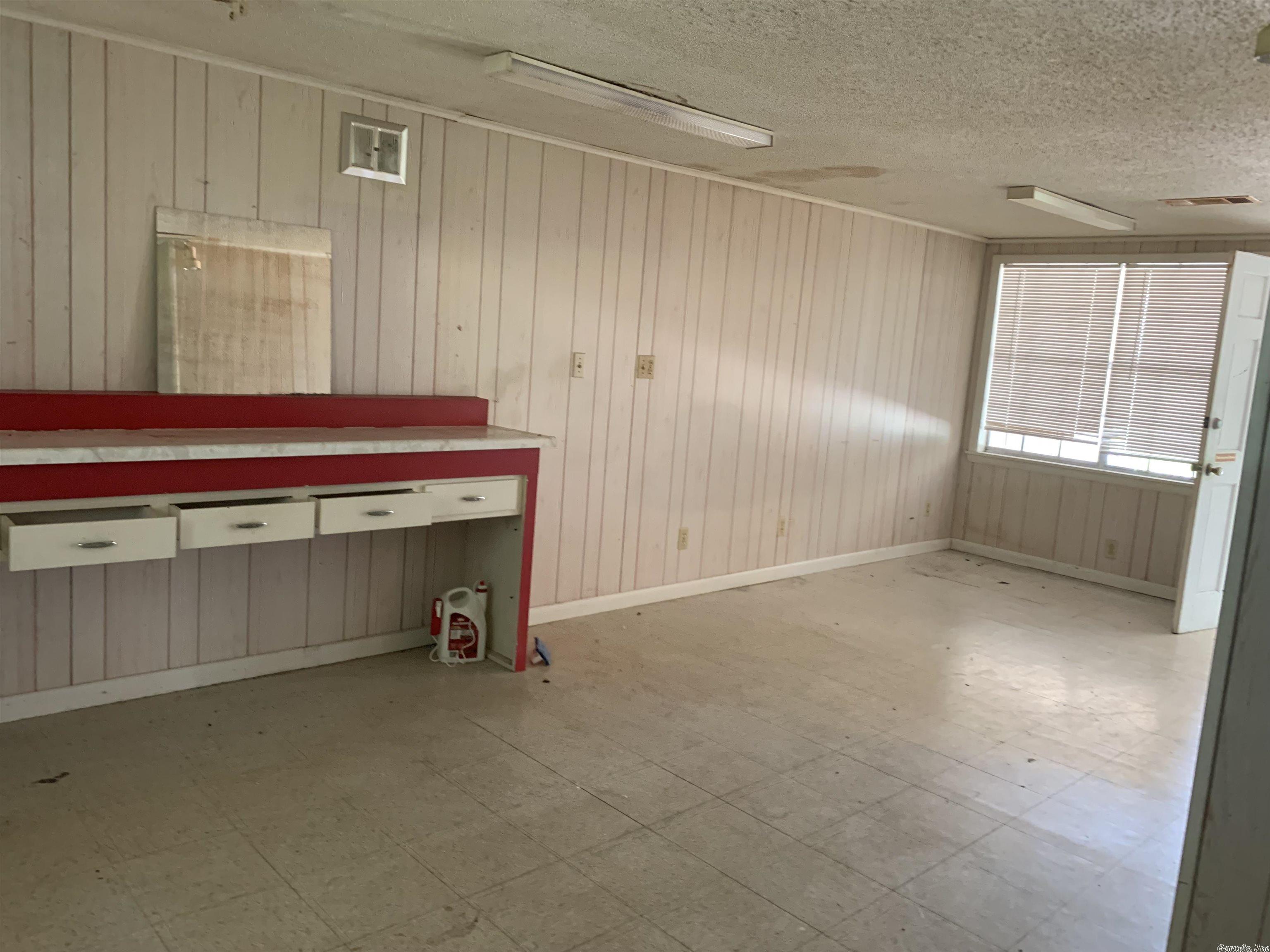 nil - Commercial Sale