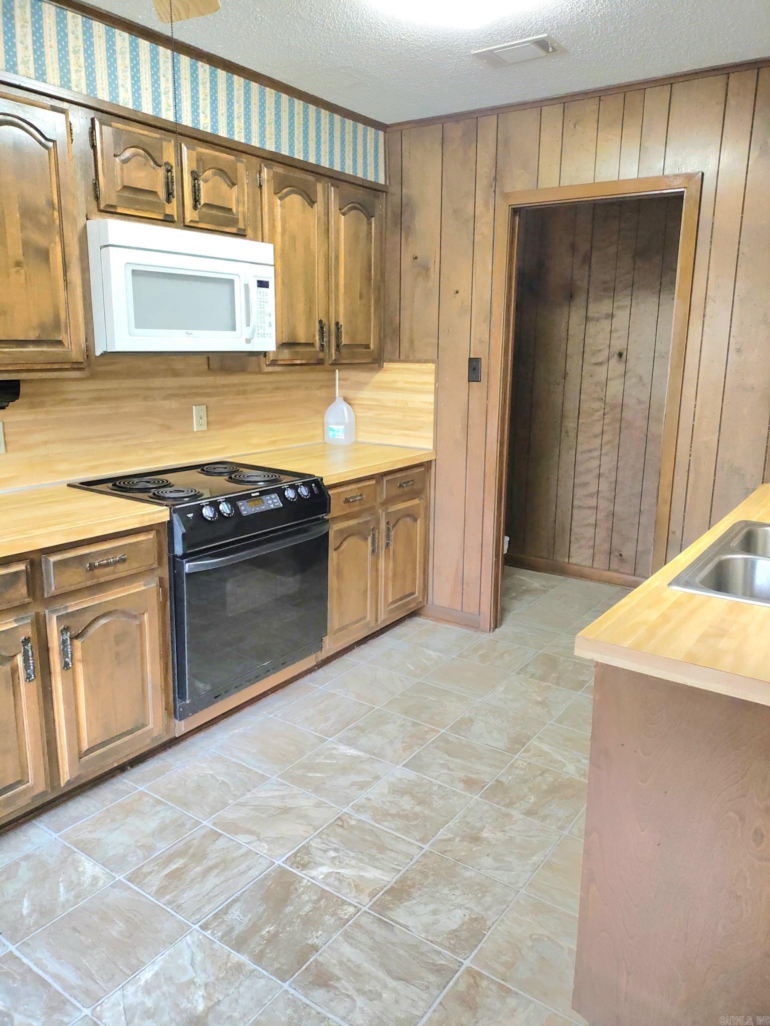 CLEMENT ACRES - Residential