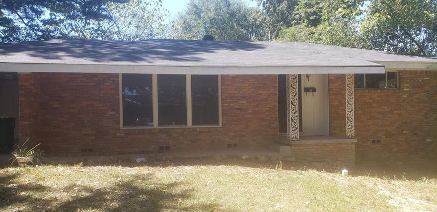 Beautiful remodeled home in the Broadmoor Neighborhood.  Hardwoods and Luxury  vinyl.  New counter tops in kitchen