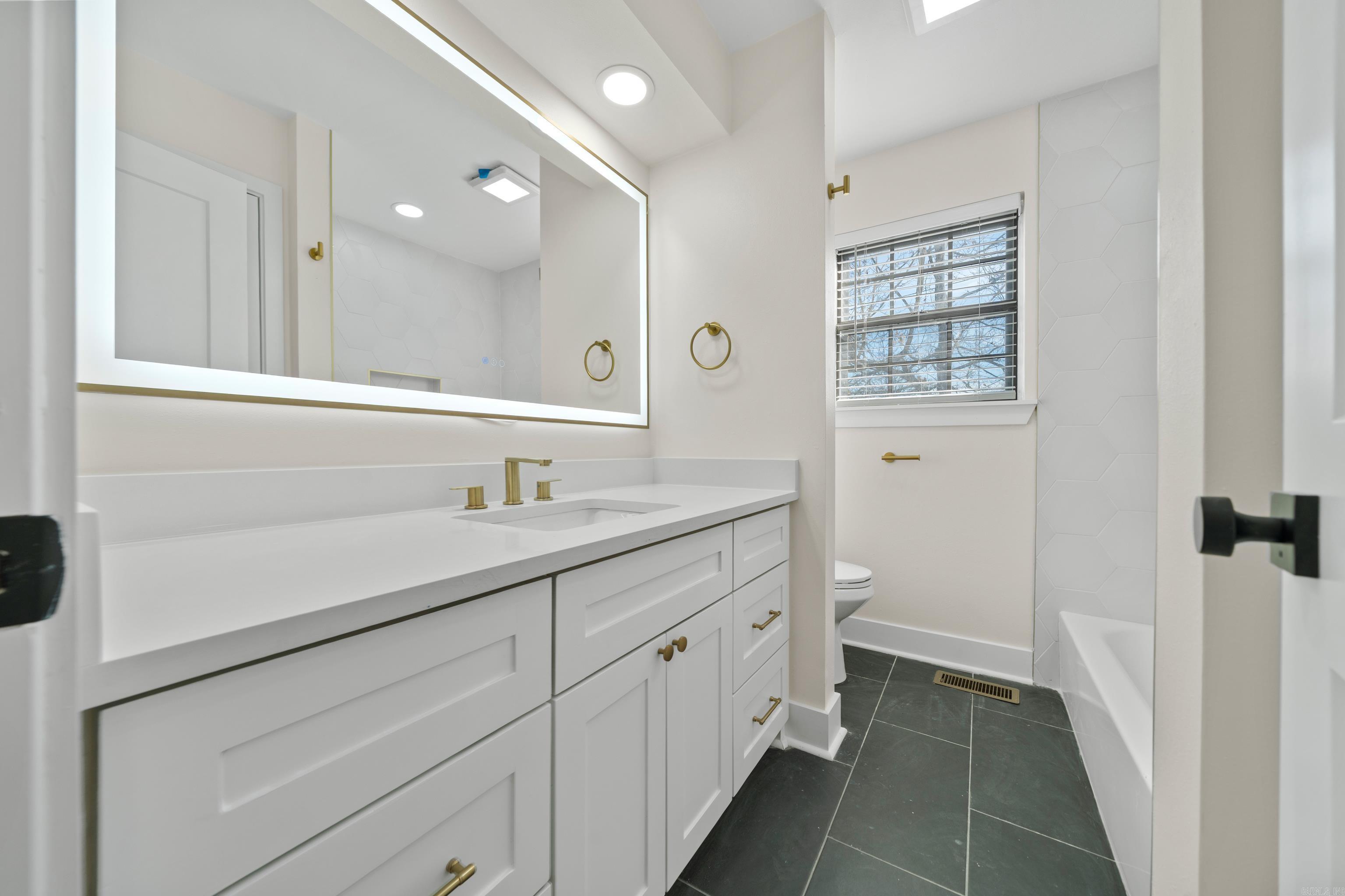 MARLOWE MANOR - Residential