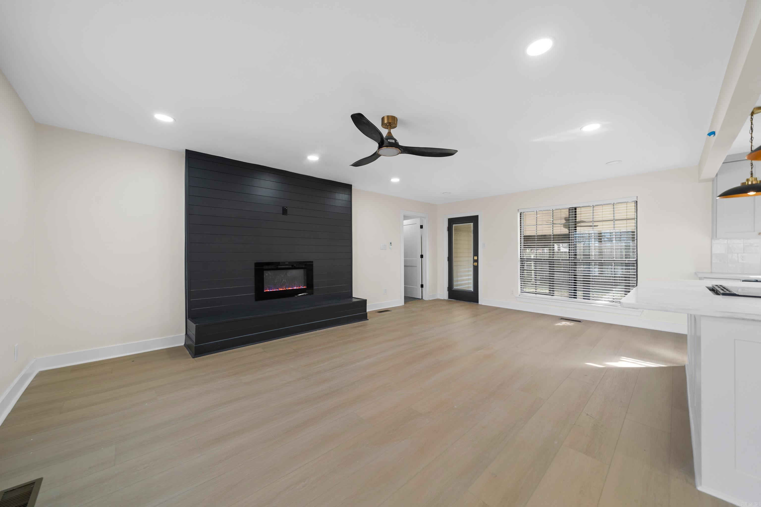 MARLOWE MANOR - Residential