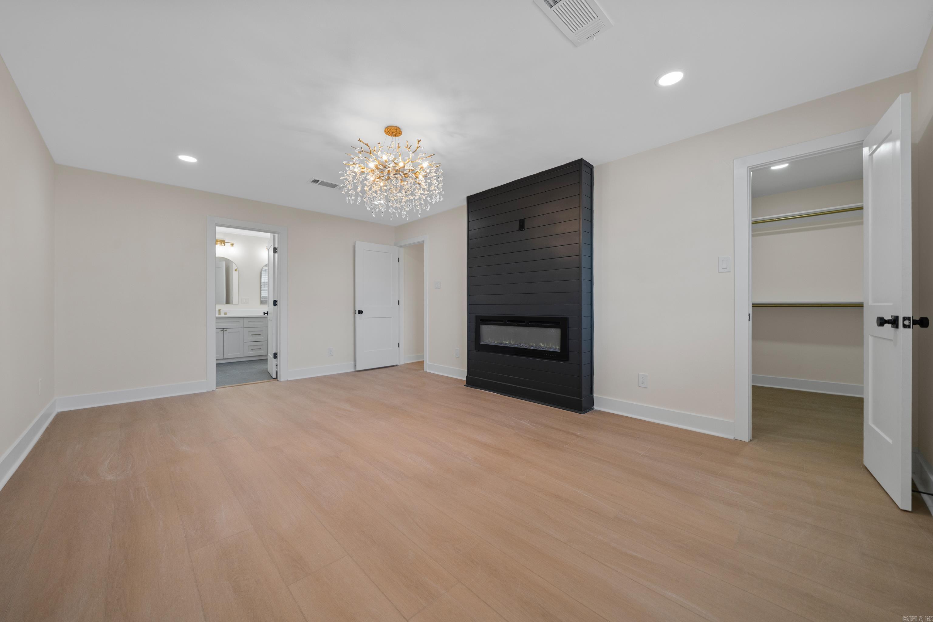 MARLOWE MANOR - Residential