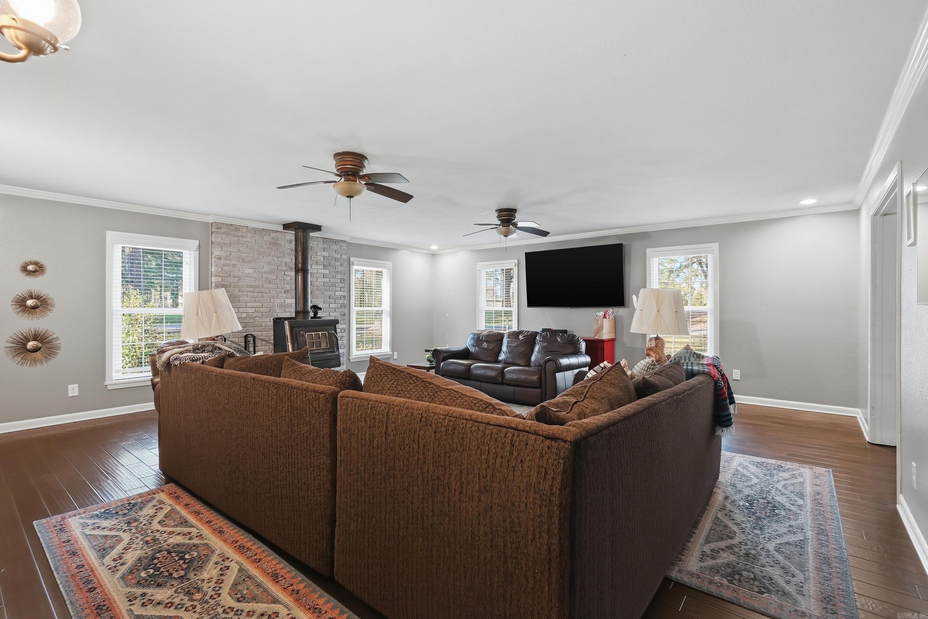 PINEWOOD ESTATES - Residential