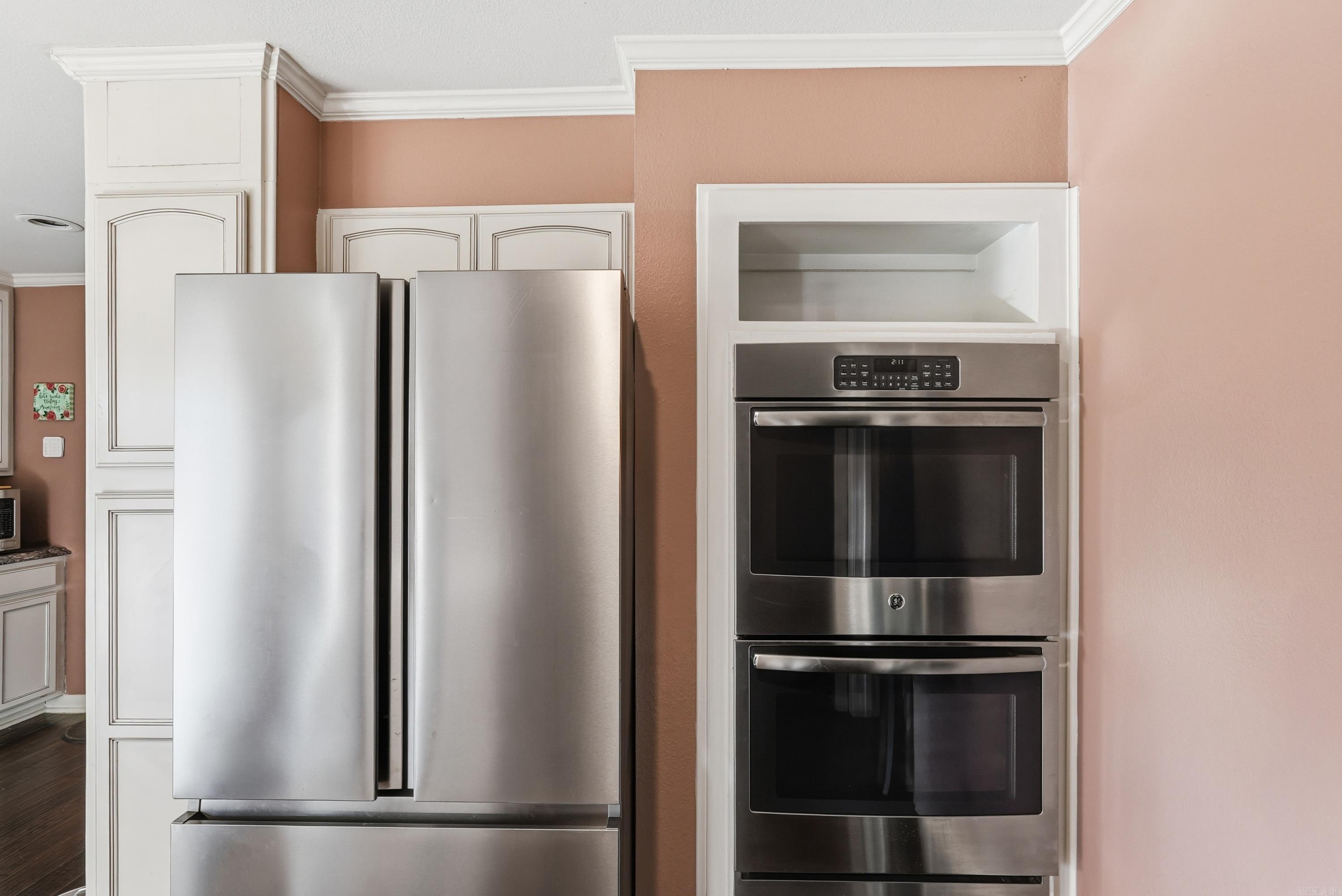 PINEWOOD ESTATES - Residential