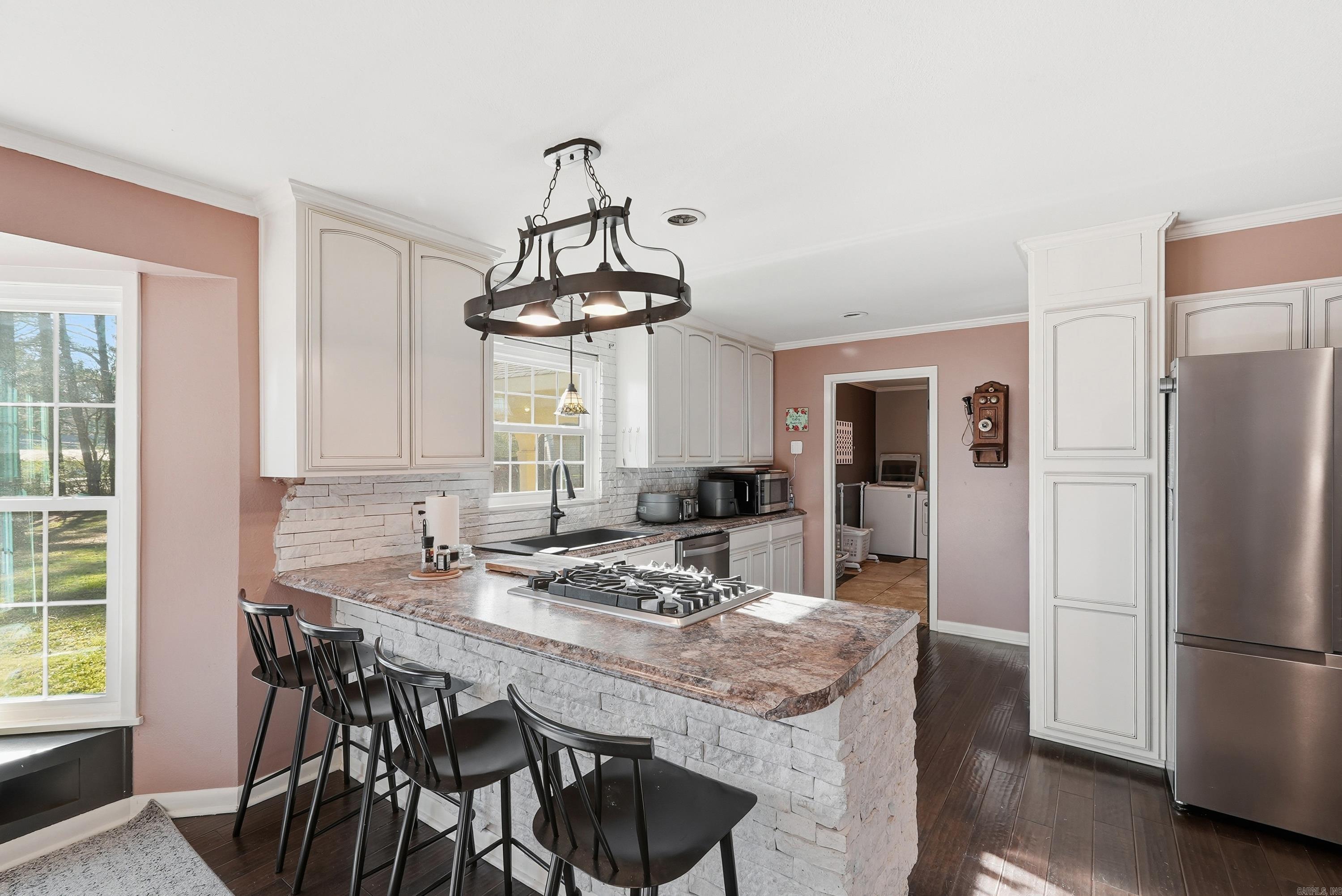 PINEWOOD ESTATES - Residential