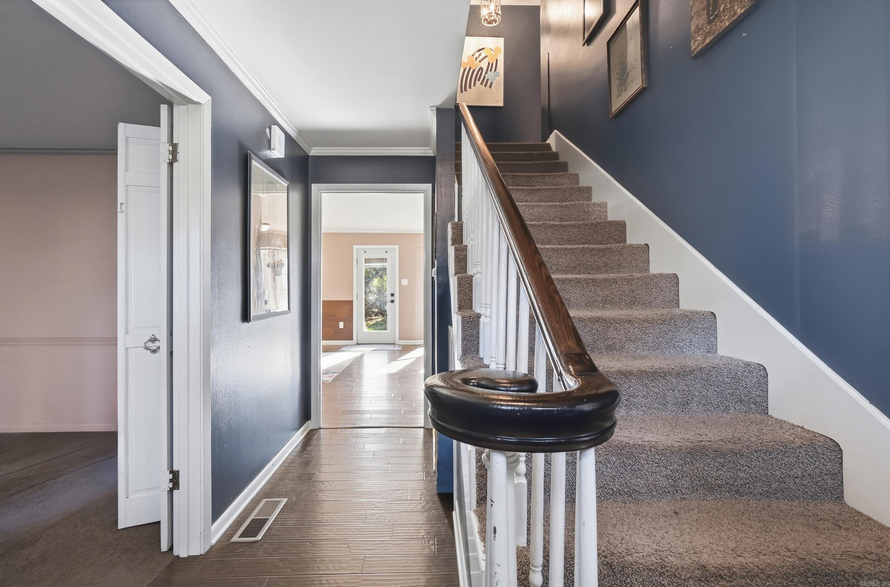 PINEWOOD ESTATES - Residential