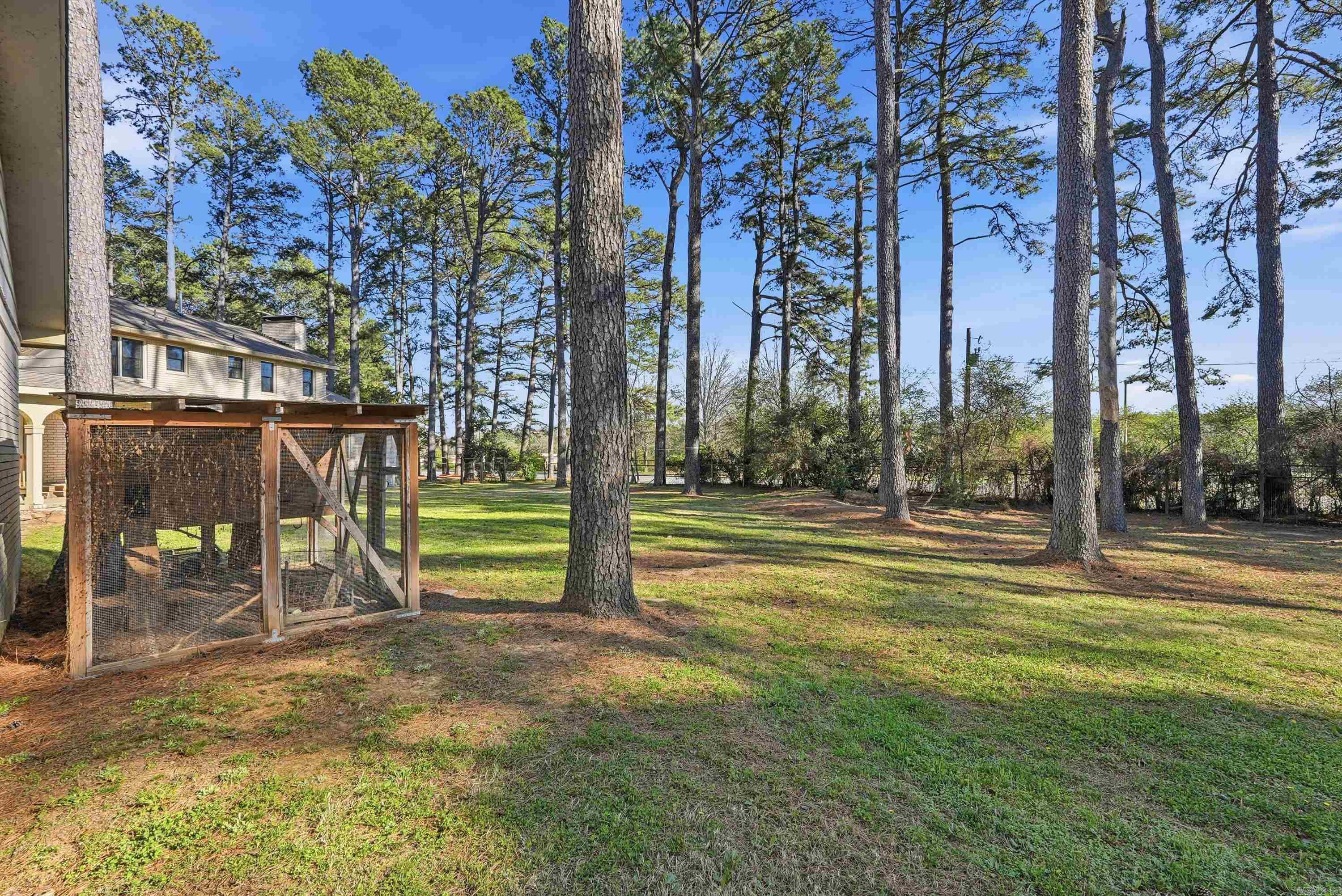 PINEWOOD ESTATES - Residential