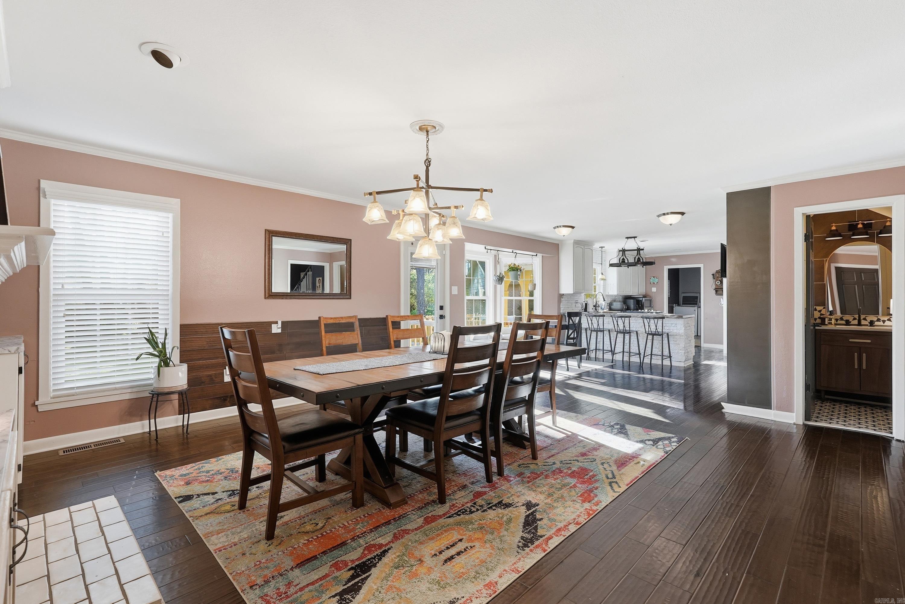 PINEWOOD ESTATES - Residential