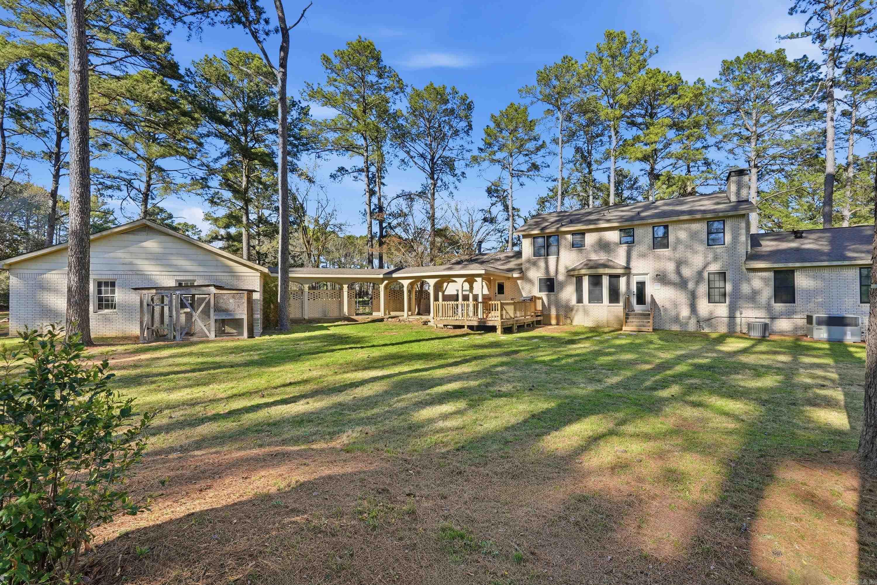 PINEWOOD ESTATES - Residential