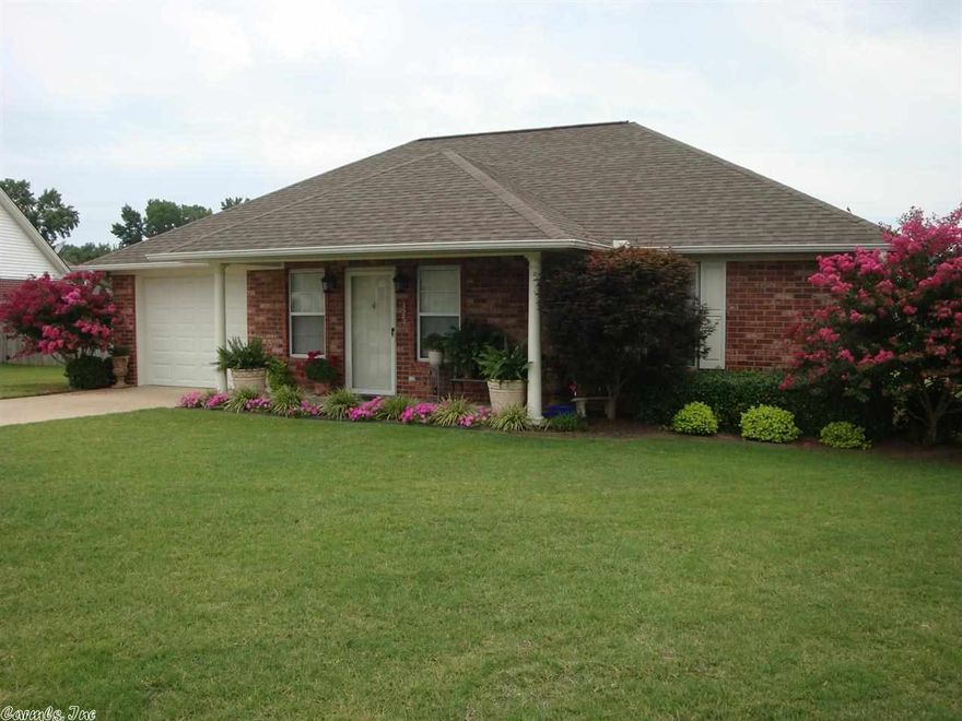 Great small scale-down or retirement or beginner house.  Better than a condo but about the same size and it does not require condo fees.  New cha within the past two years.  Covered back porch.  Easy no-step entries from front and garage doors.  Large storage room inside garage.  Easy maintenance yard.