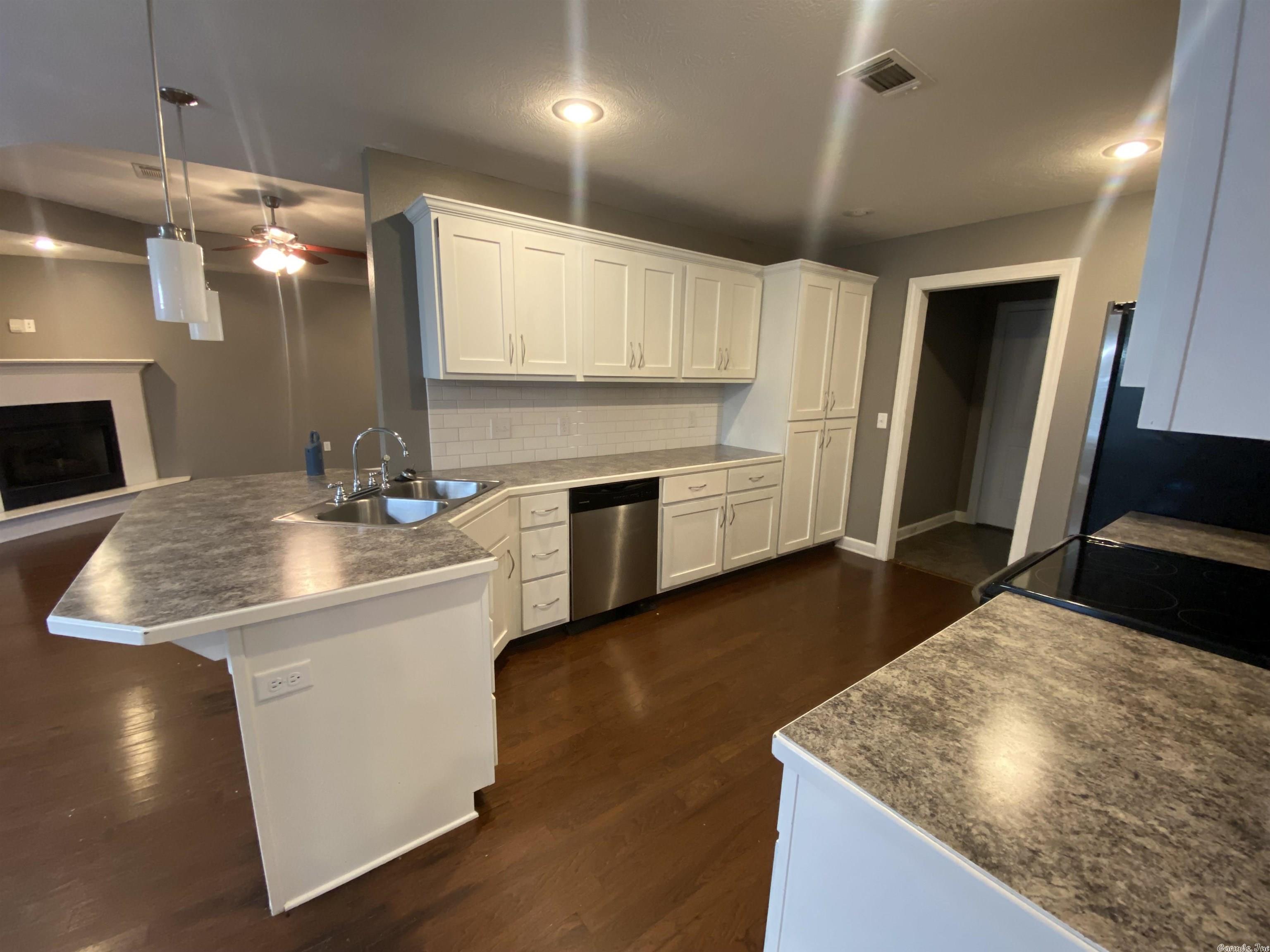 JEWELS ESTATES - Residential