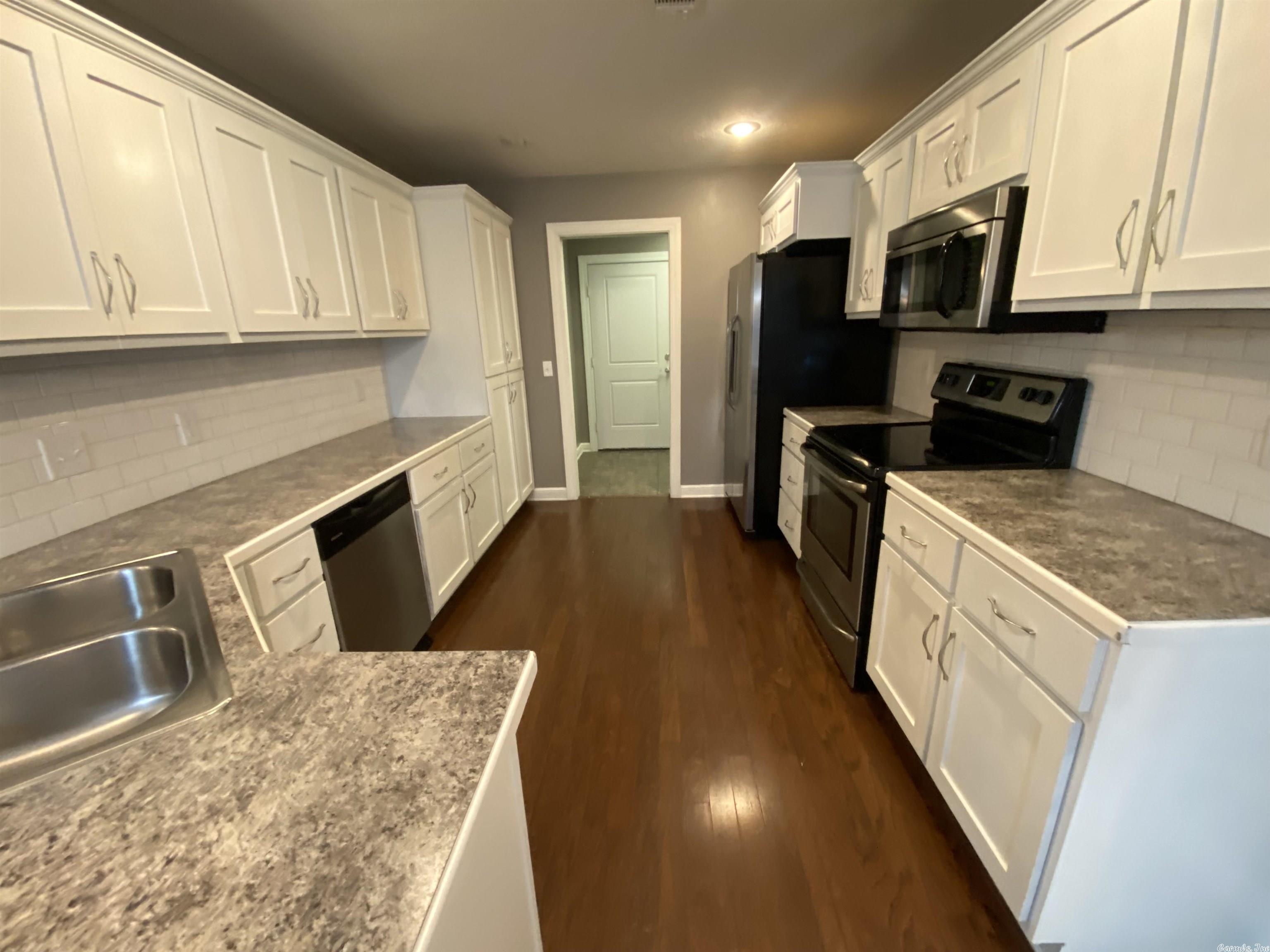 JEWELS ESTATES - Residential