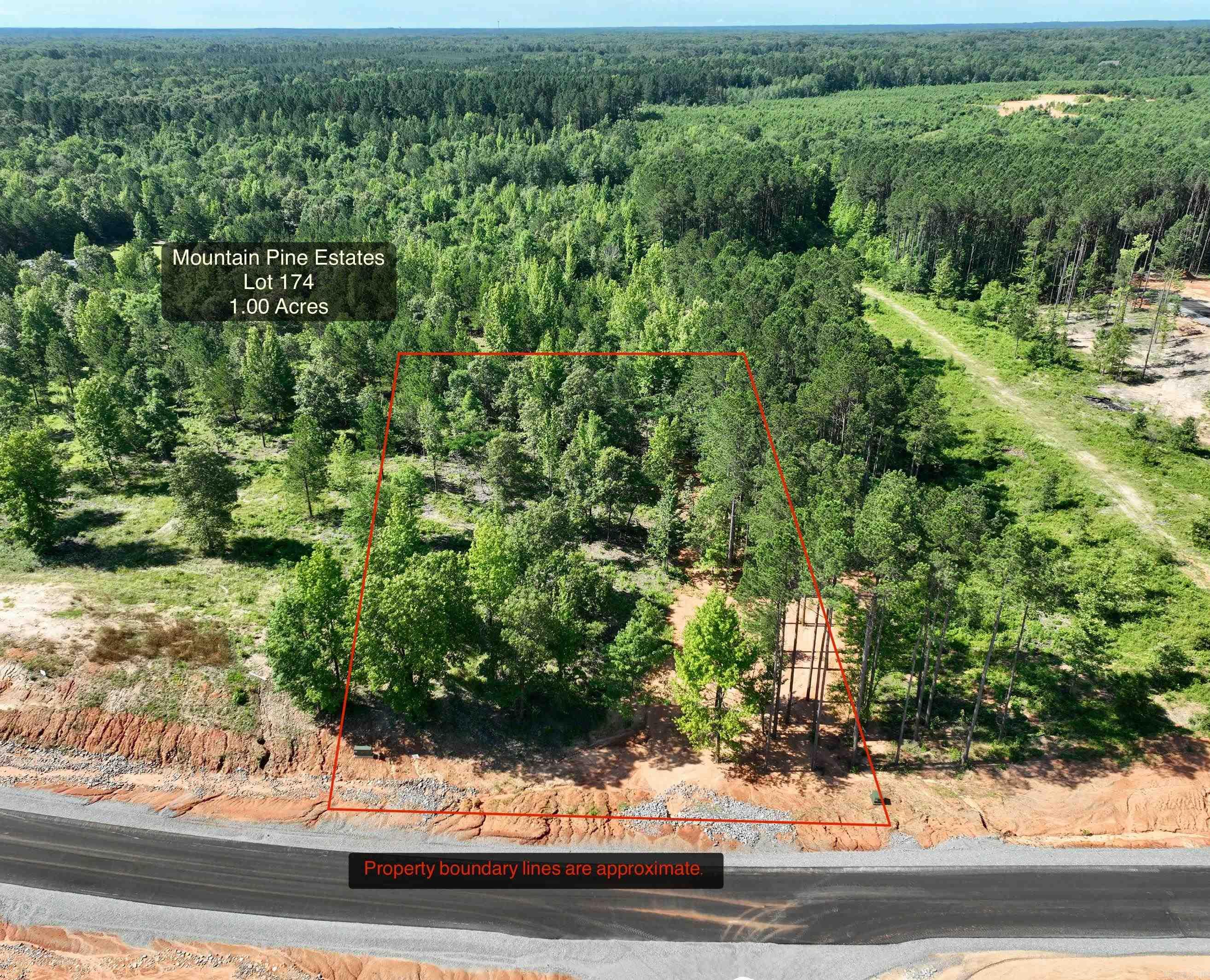 Pre-selling small acreage tract south of Little Rock. Asphalt road and utilities installed. Ready for construction.