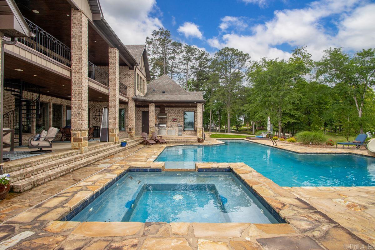 HURRICANE LAKE EST - Residential