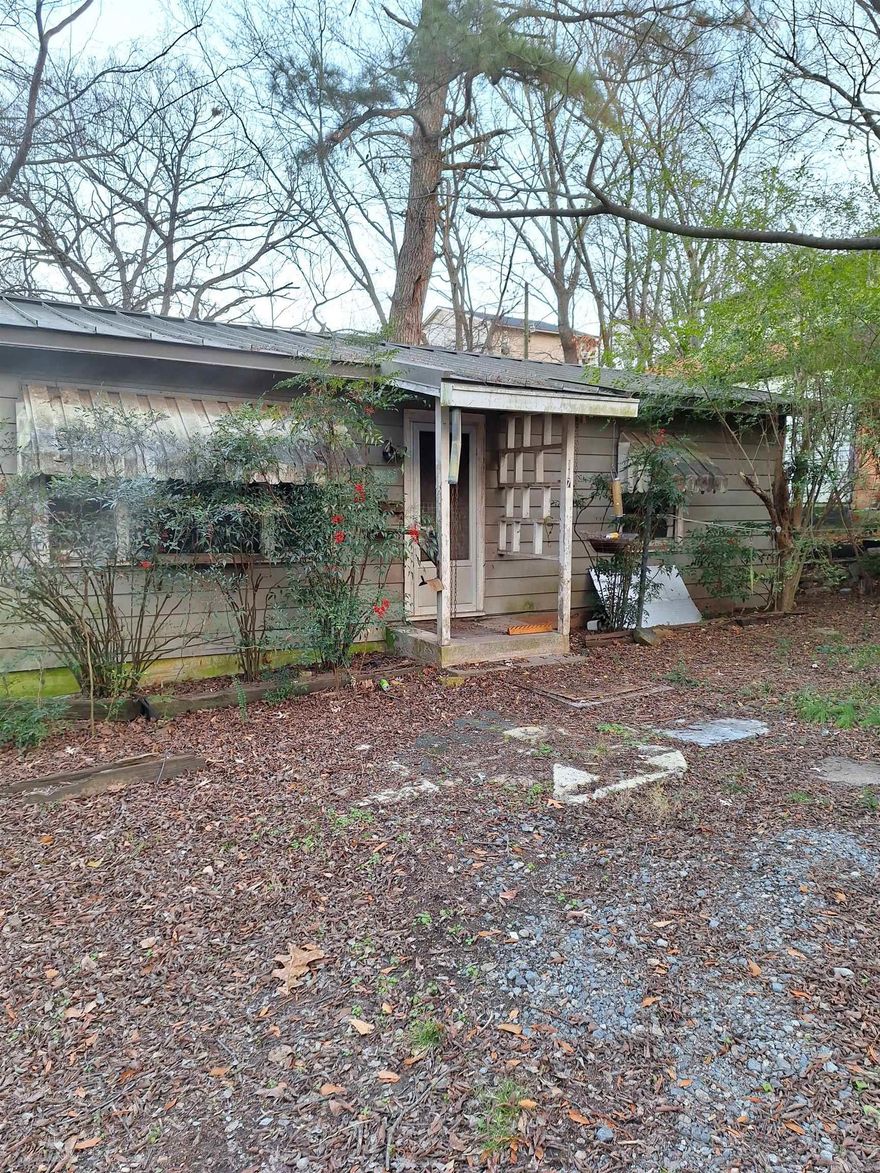 Quaint home in Historic Capital View subdivsion.