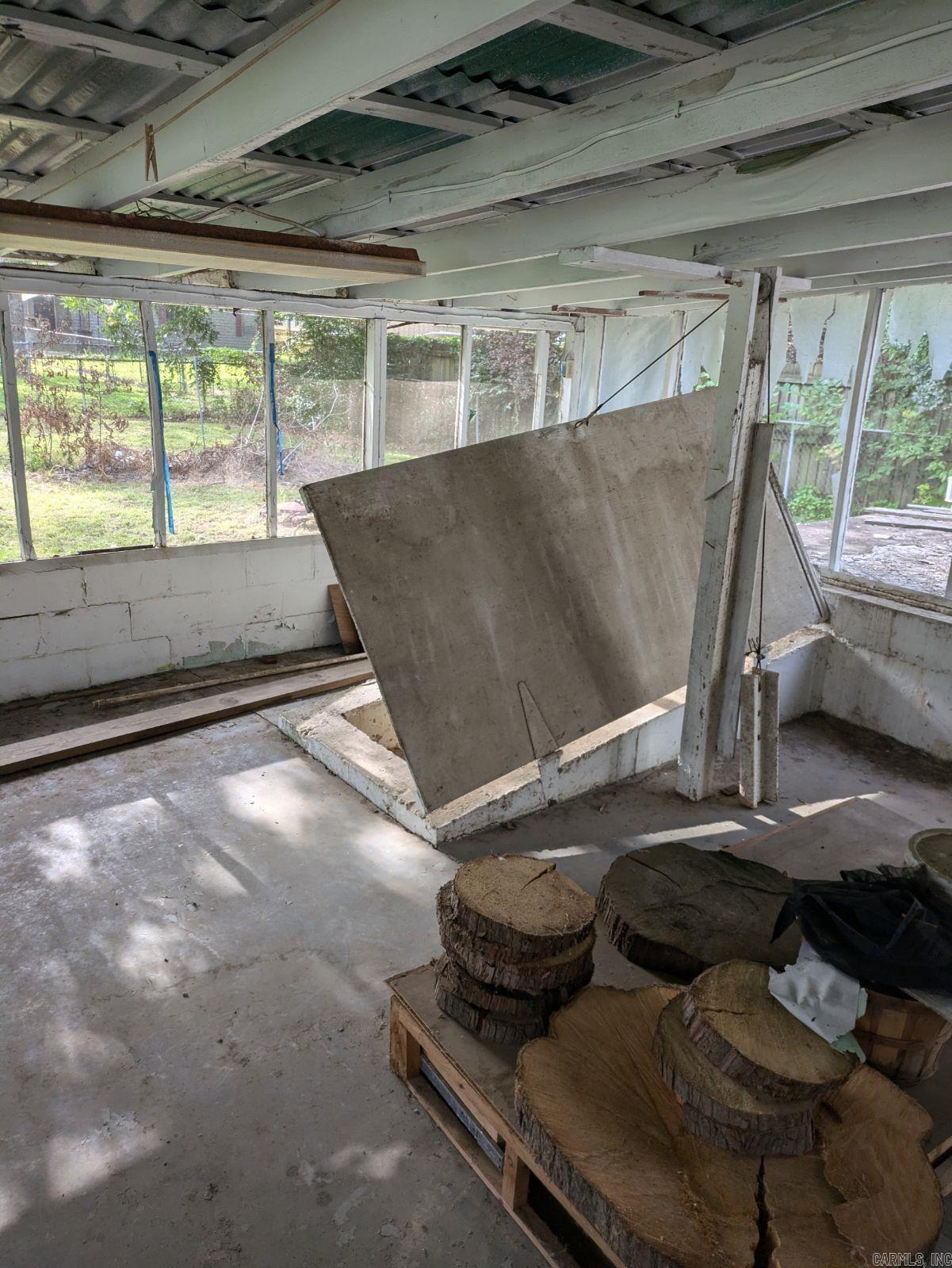 TEMPLES 3RD - Residential