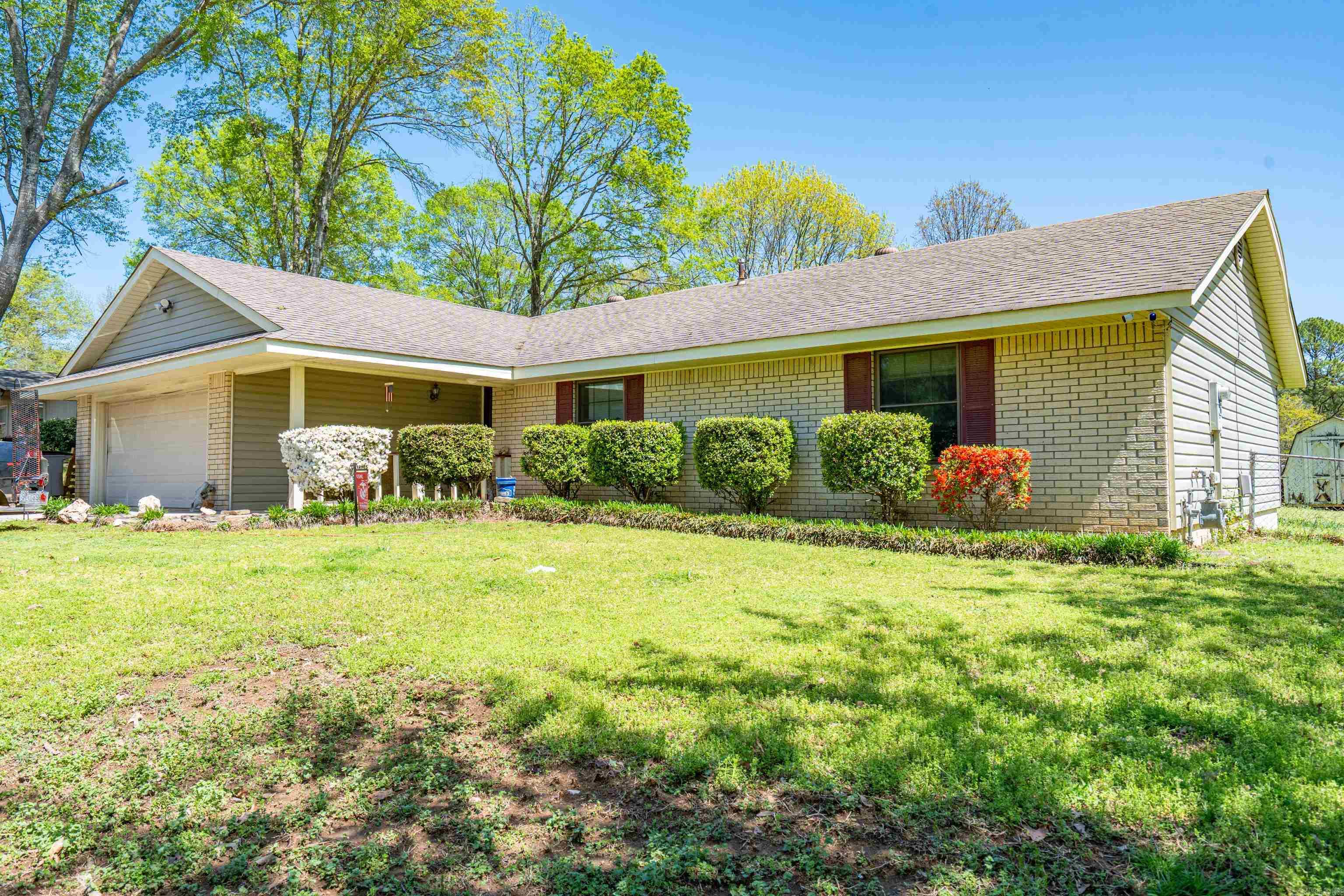 This beautifully maintained 3-bedroom, 2-bathroom home offers approximately 1,452 ± square feet of comfortable living space in Hot Springs, AR. The property includes a spacious 2-car garage and an outside storage building, providing additional space and convenience. The well-designed layout offers functional living with easy access to local amenities. Donāt miss the opportunity to make this property your ownāschedule a showing today! Agent's; see remarks