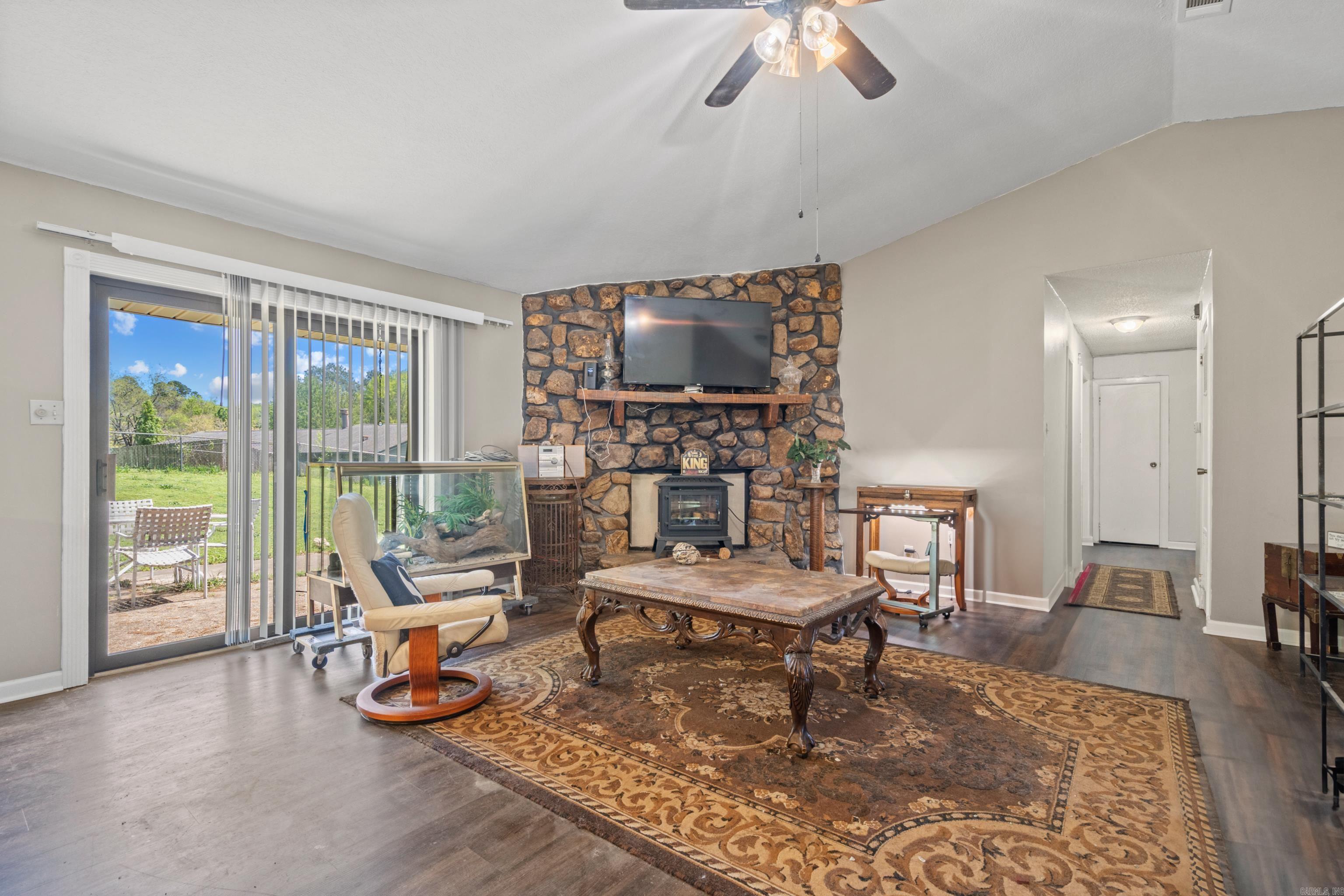 PINE MEADOWS - Residential