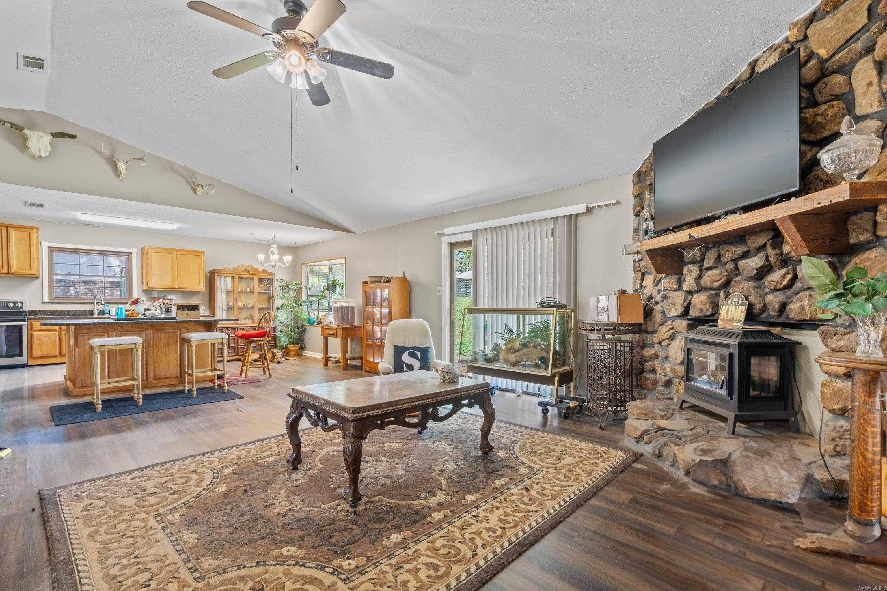 PINE MEADOWS - Residential