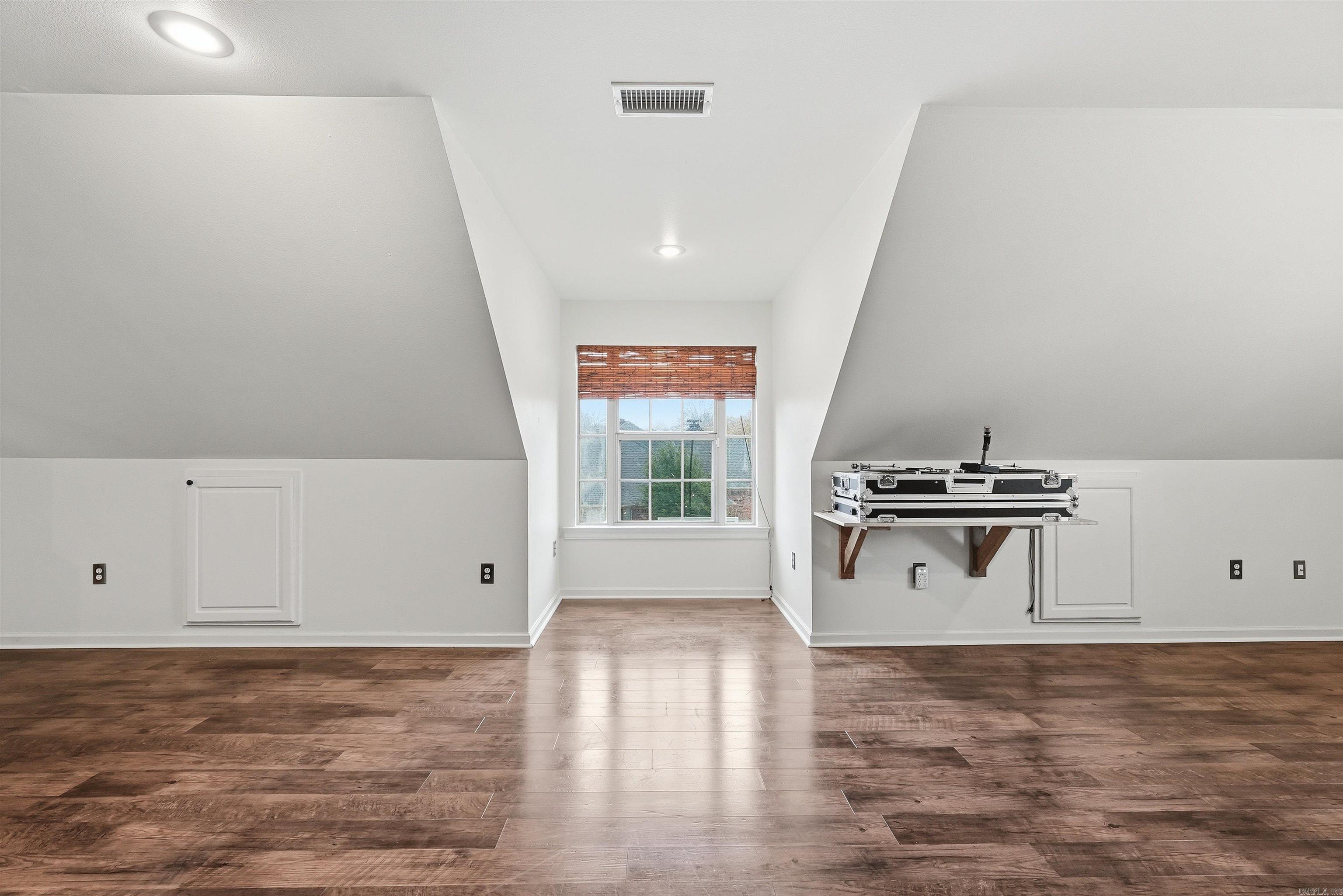 Royal Oaks - Residential