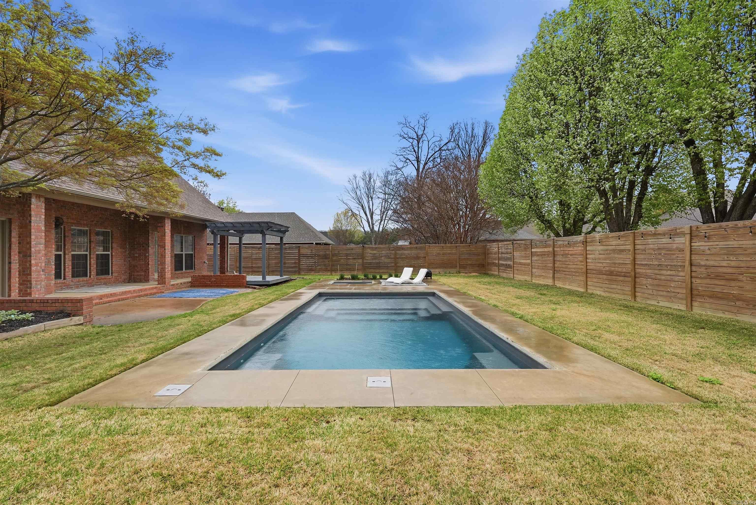 Royal Oaks - Residential