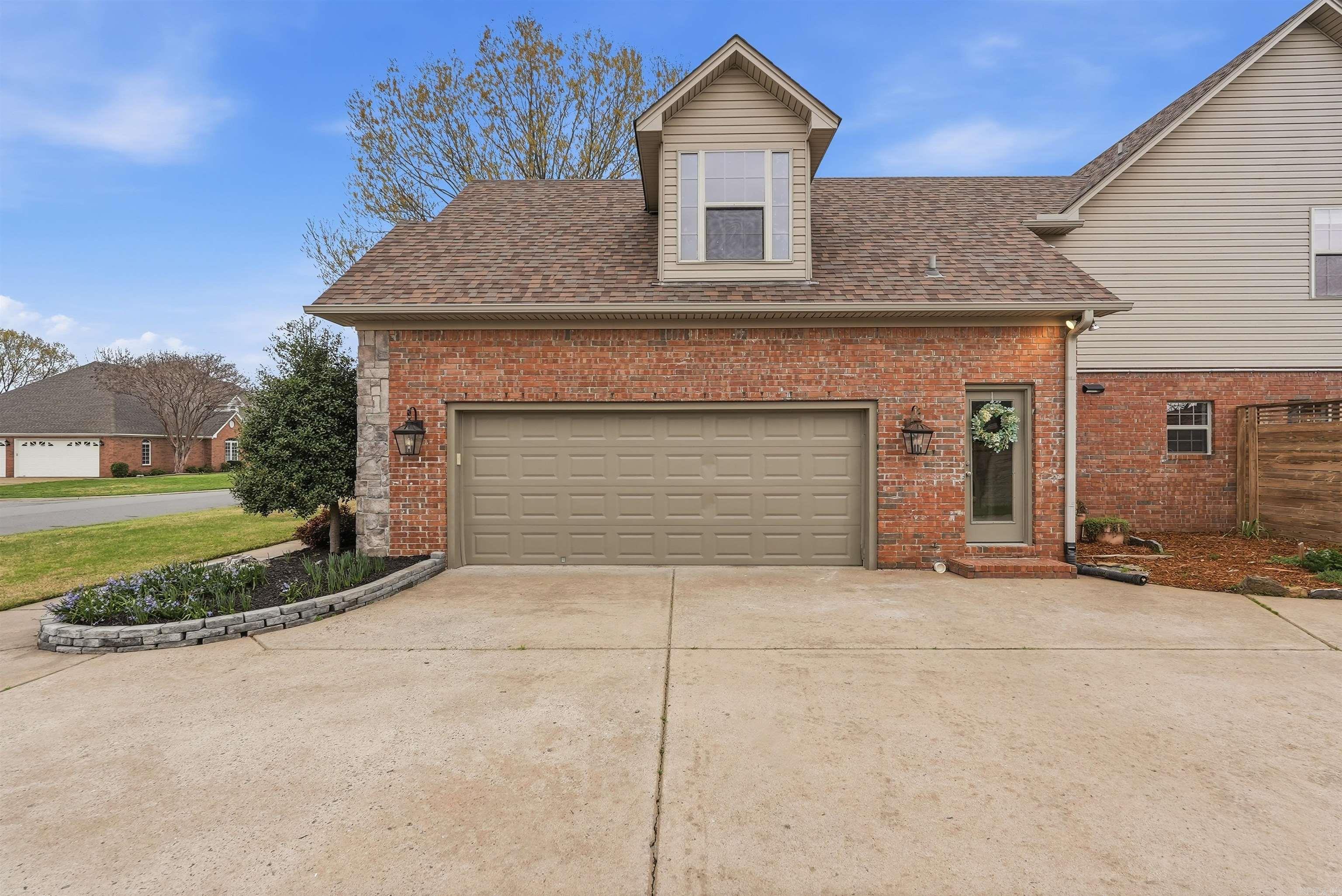 Royal Oaks - Residential