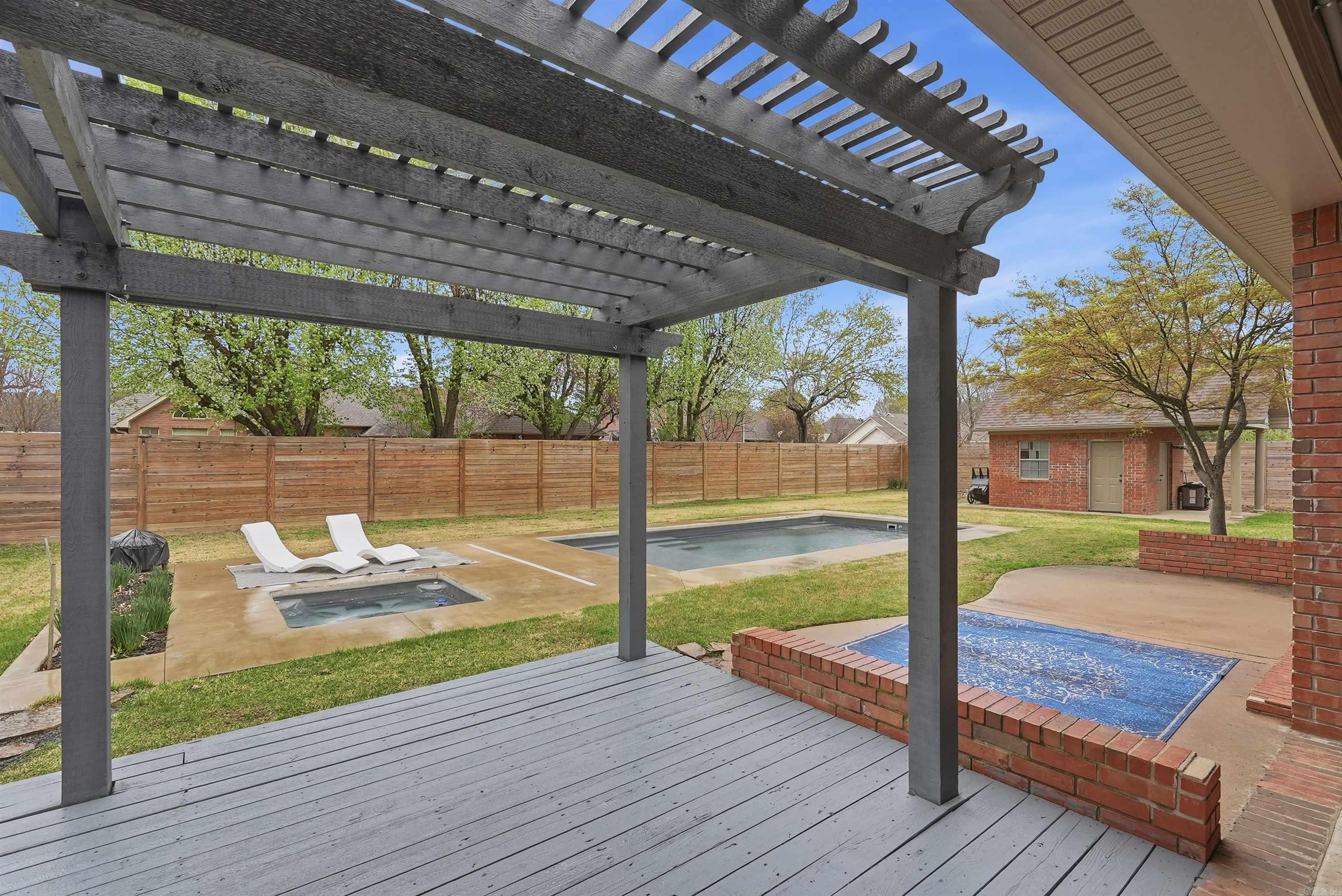 Royal Oaks - Residential