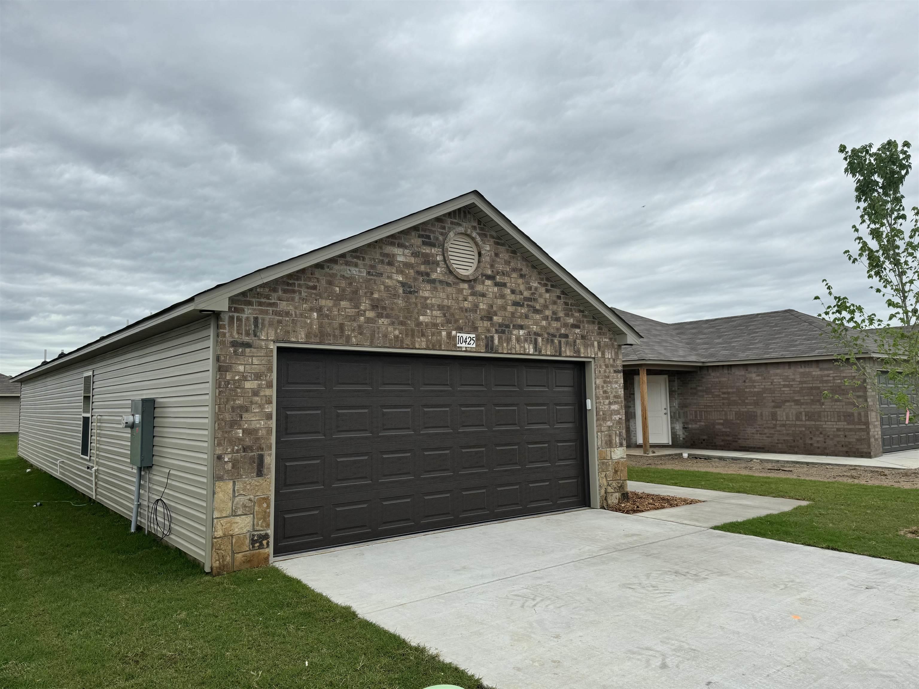 COUNTRY CLUB OF ARK THE - Residential