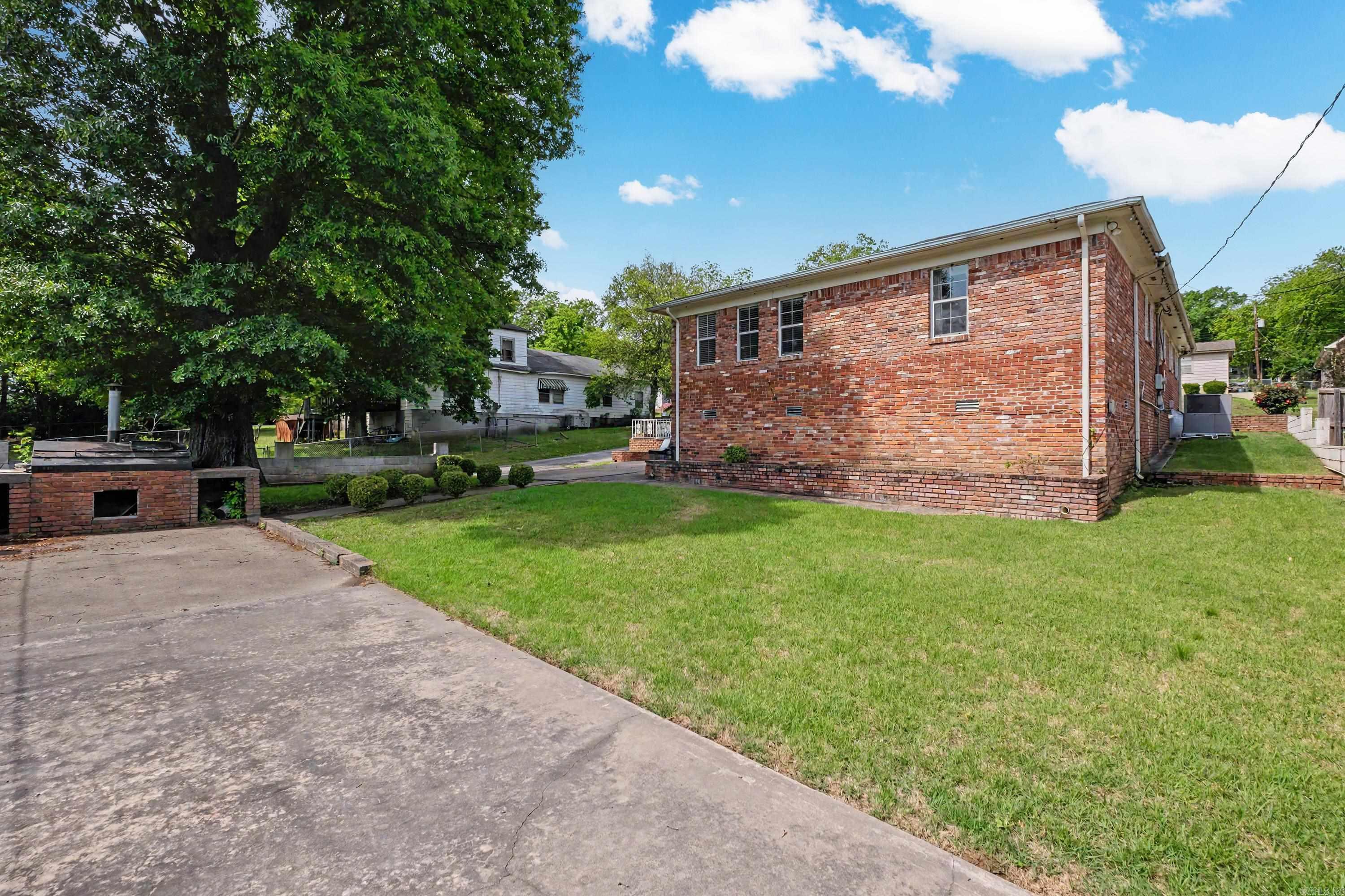 WOODLAWN - Residential