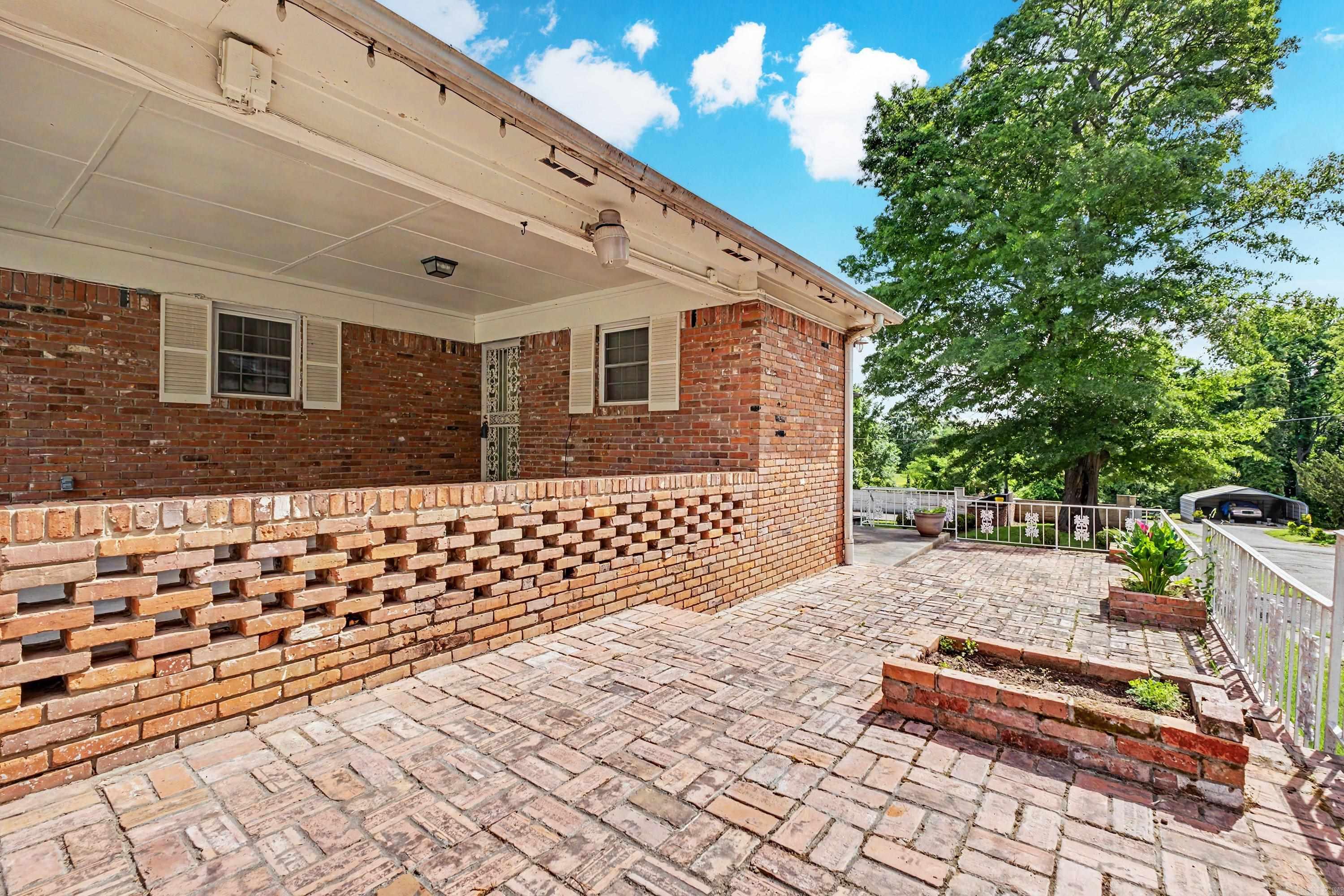 WOODLAWN - Residential